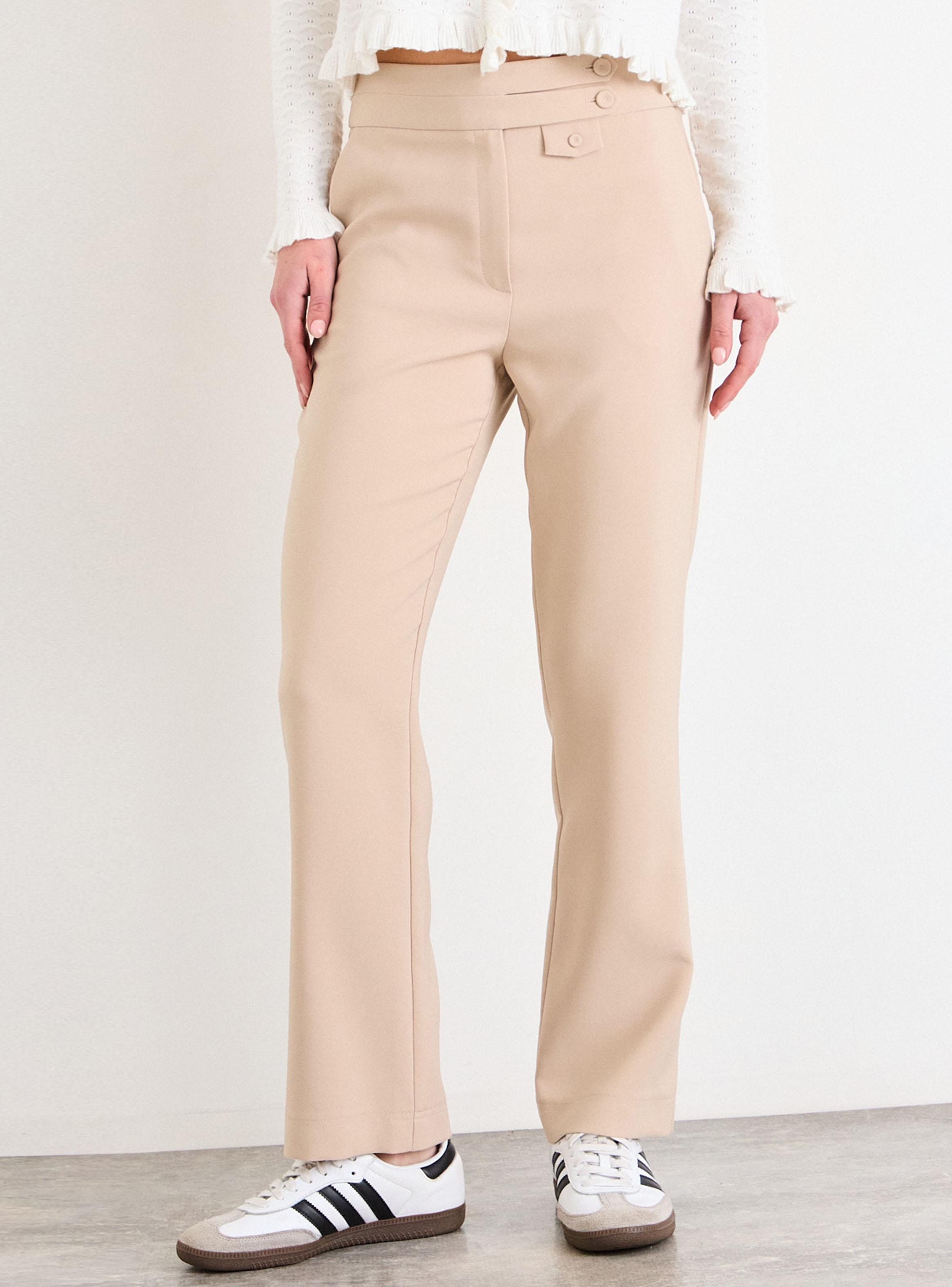 Pantalón Liso Regular Fit Detalle Botón-0
