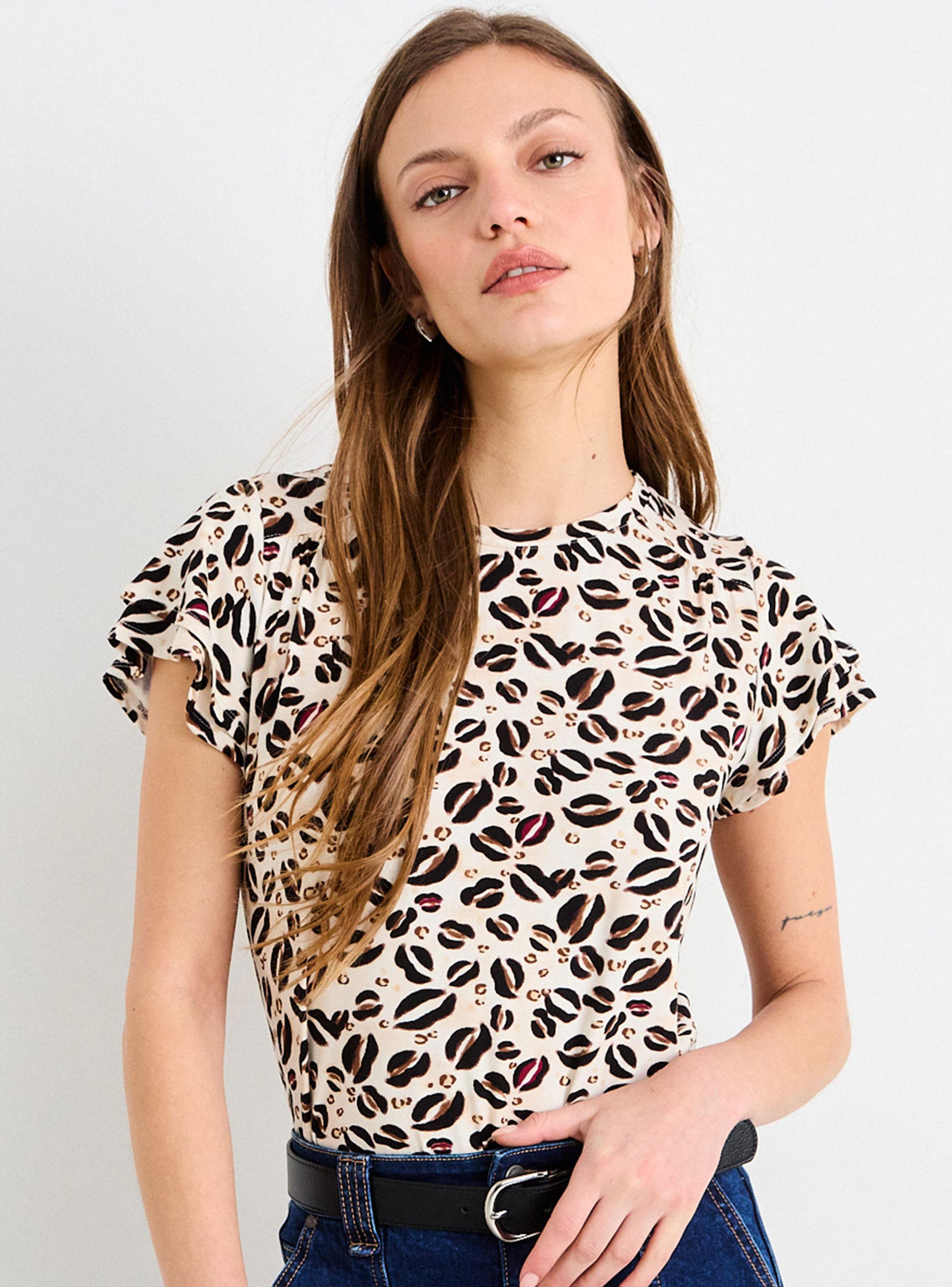 Polera Fantasía de Manga Corta-0