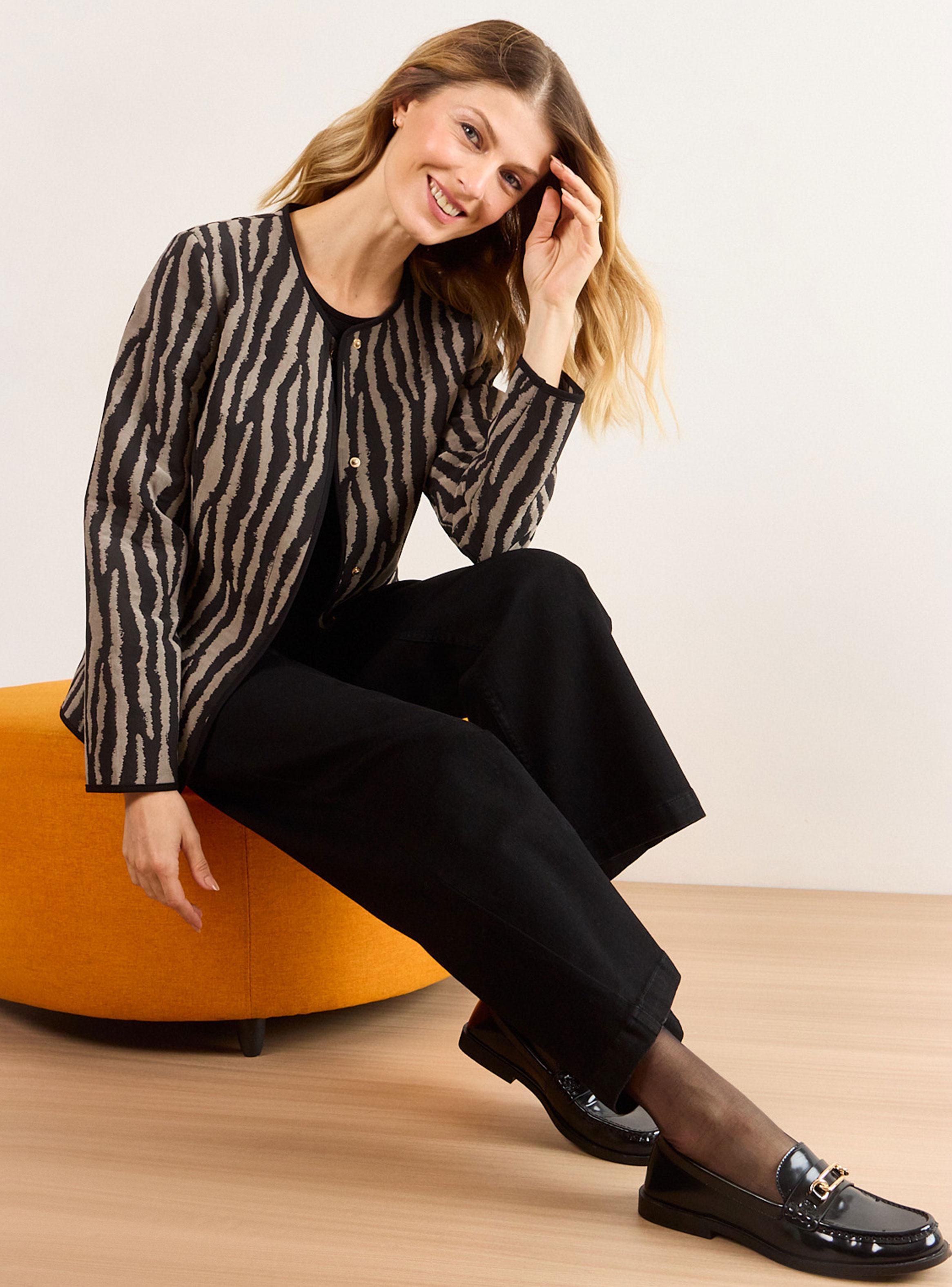 Chaqueta Fantasía con Broche-4