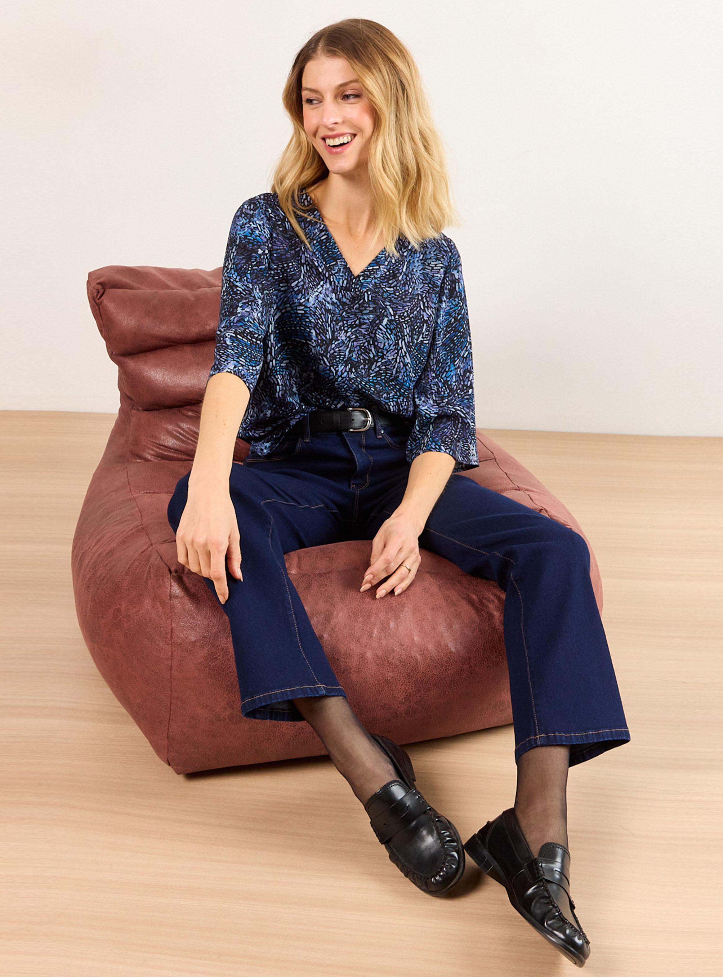 Blusa Estampada Escote en V Poliéster-4