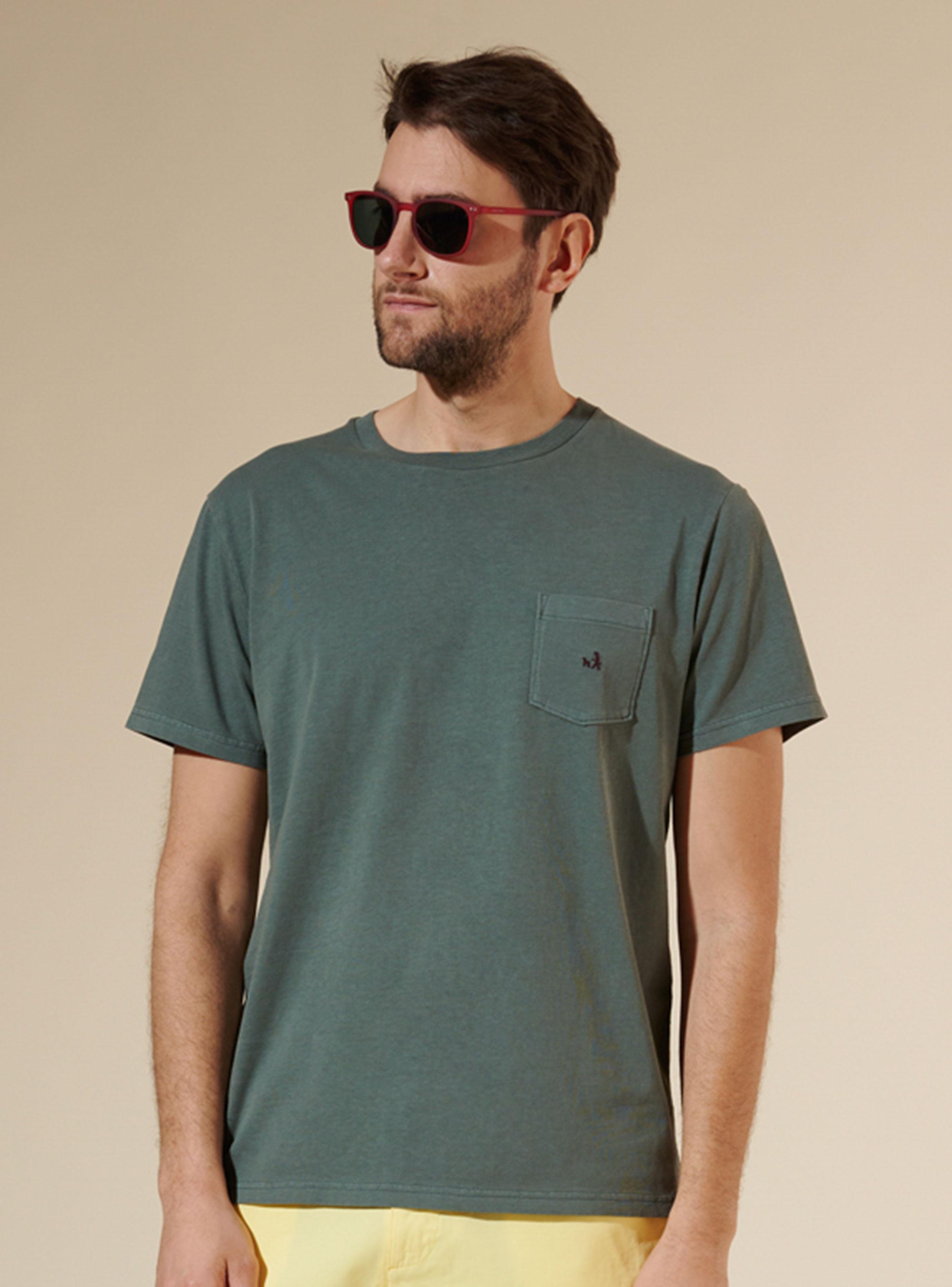 Polera Lisa Crew Neck y Bolsillo con Logo M/C-0