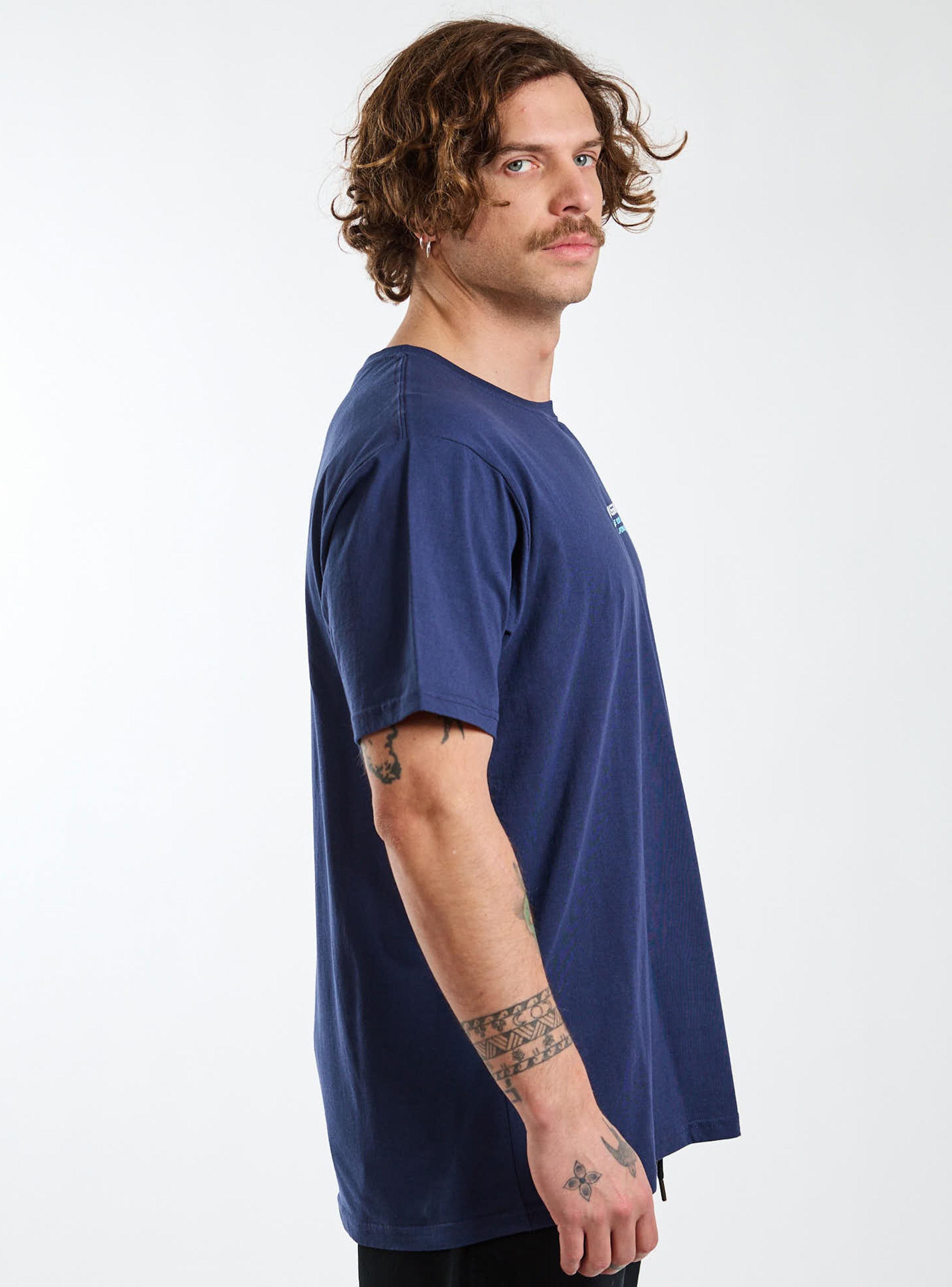 Polera Manga Corta Estampado Frontal Cuello Redondo-3