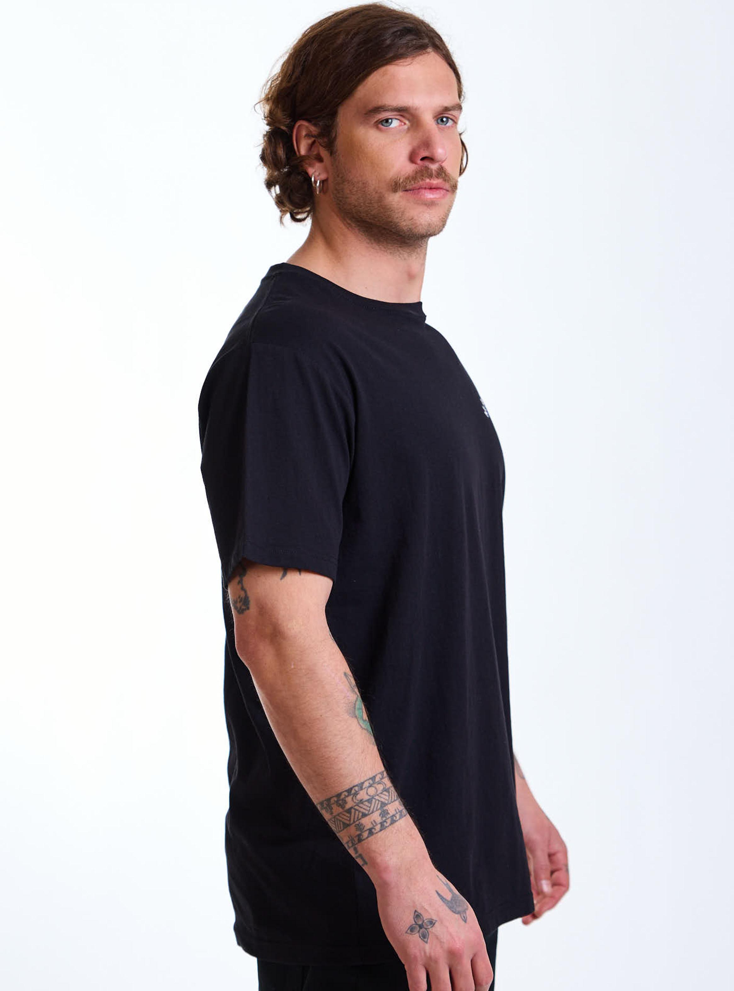 Polera Manga Corta Logo en Espalda-2
