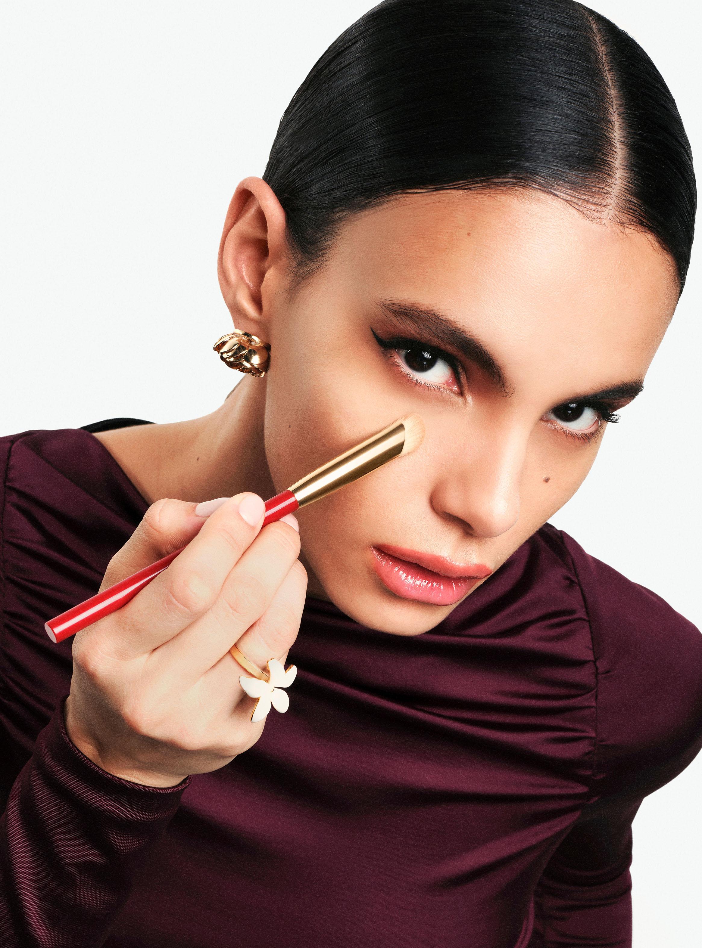 Brocha para Rostro Nude Couture Brightener Brush-2