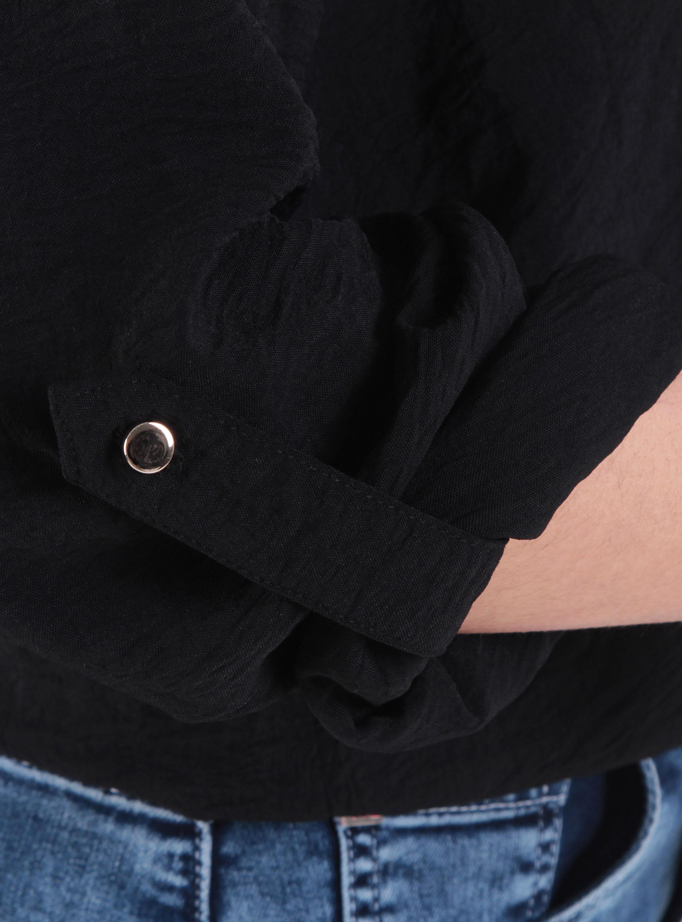 Blusa Abotonada en Delantero con Bolsillos Escote V-2