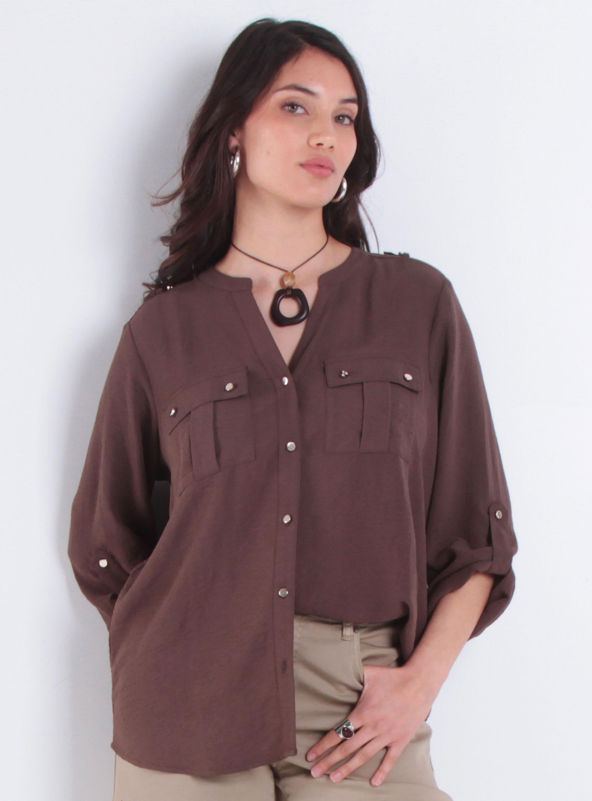 Blusa Abotonada en Delantero con Bolsillos Escote V-0