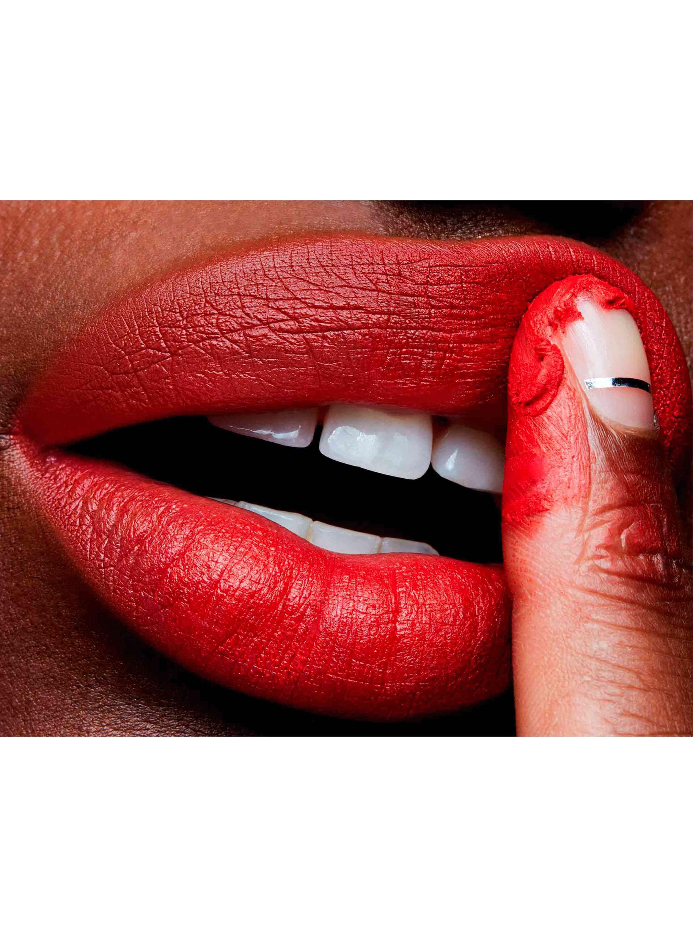 Labial Retro Matte Tono Dangerous-3