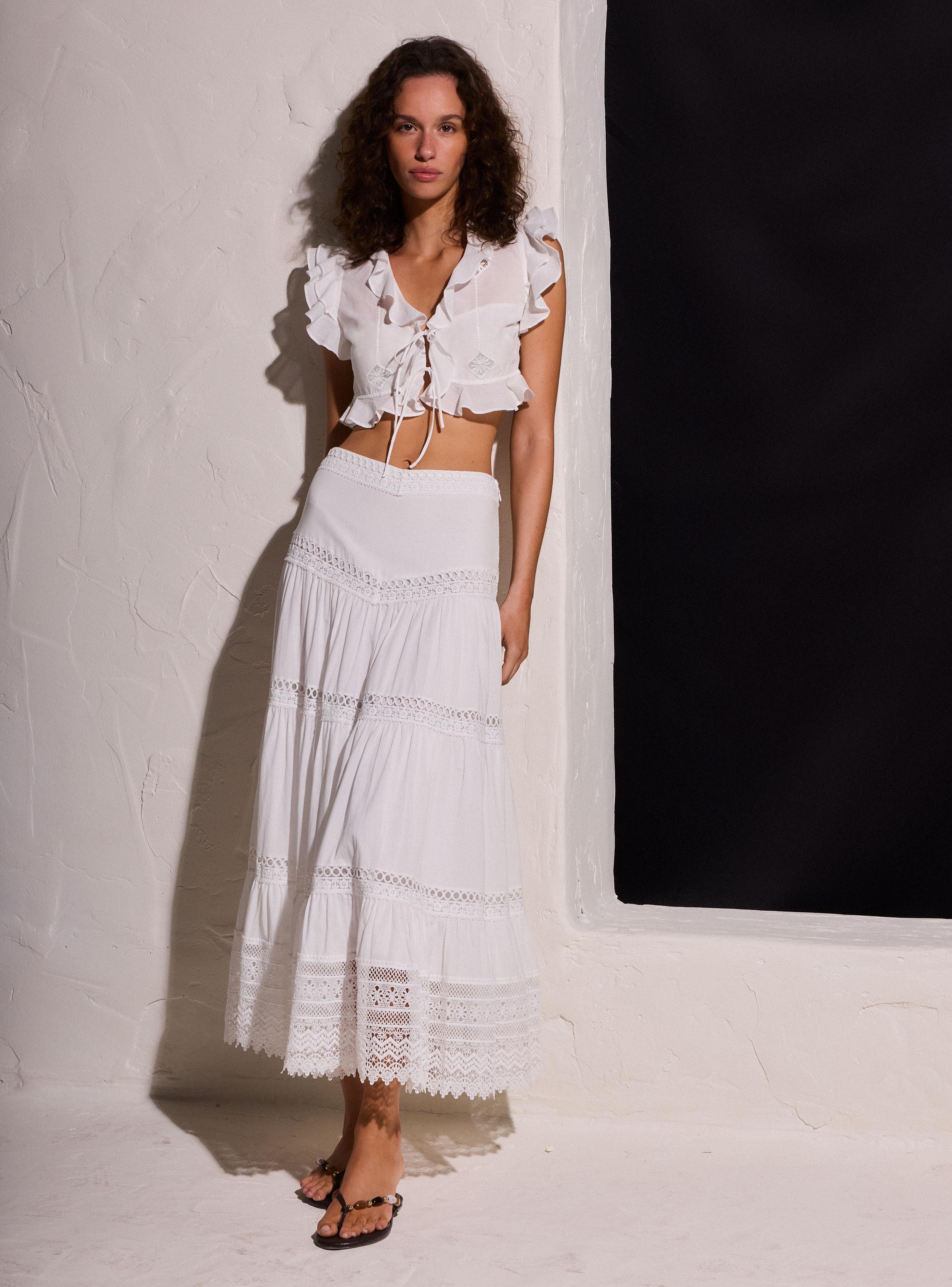 Blusa Bordado Calado con Volantes Colección María Pombo-4