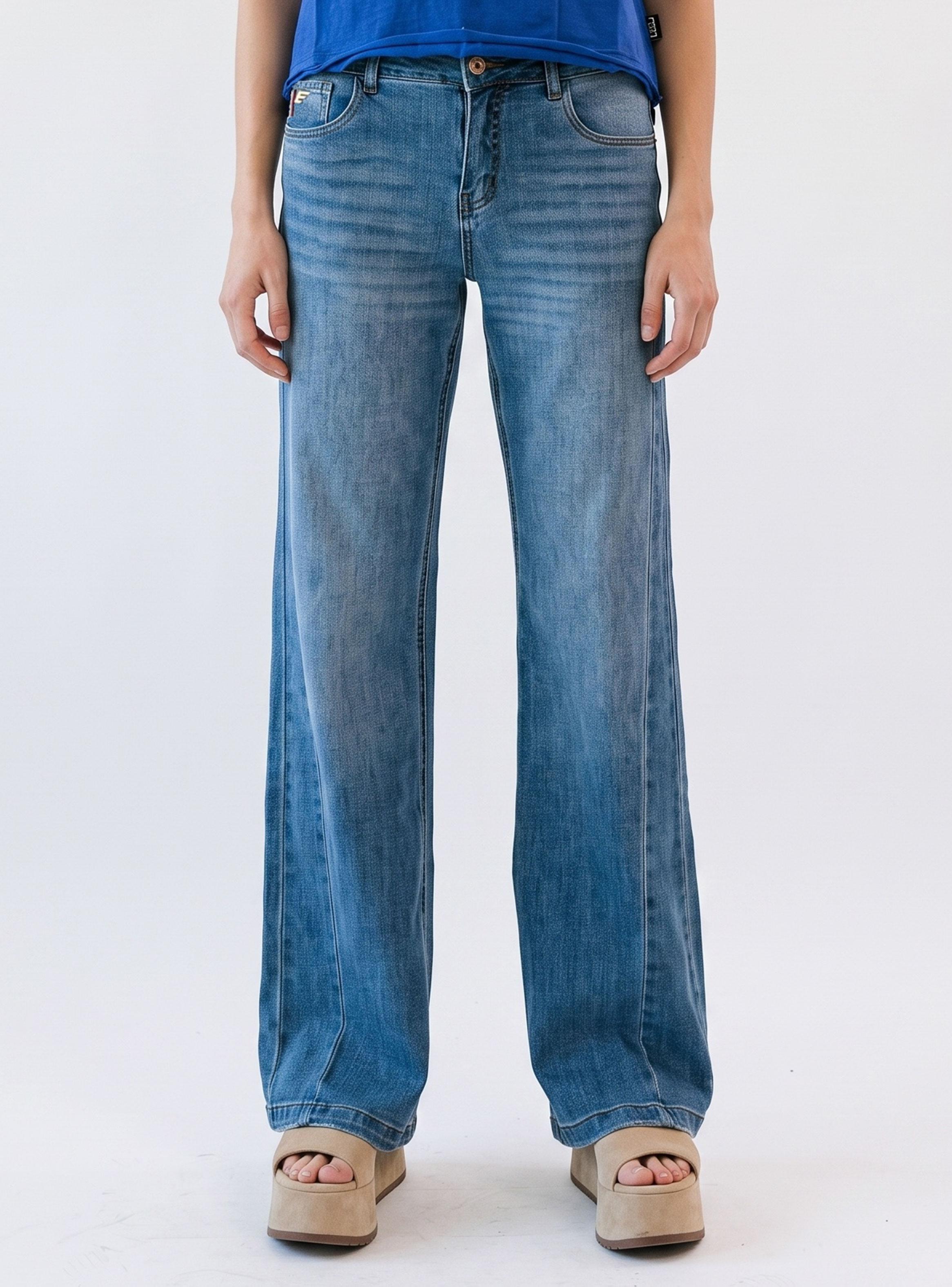 Jeans New Wide Tiro Medio Lightcon Pinzas Embosse-0