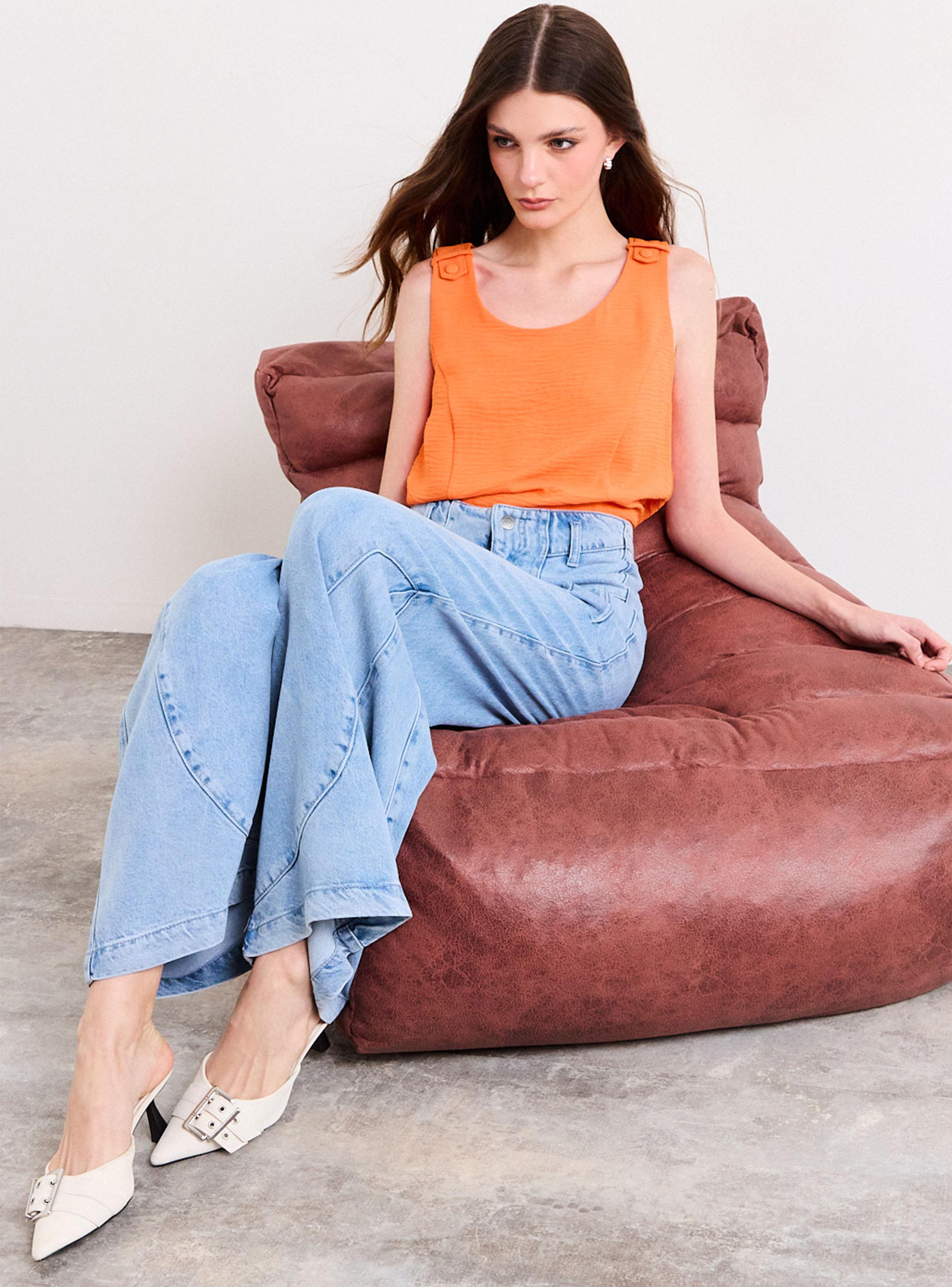 Blusa Lisa con Detalle en Hombros Regular-4