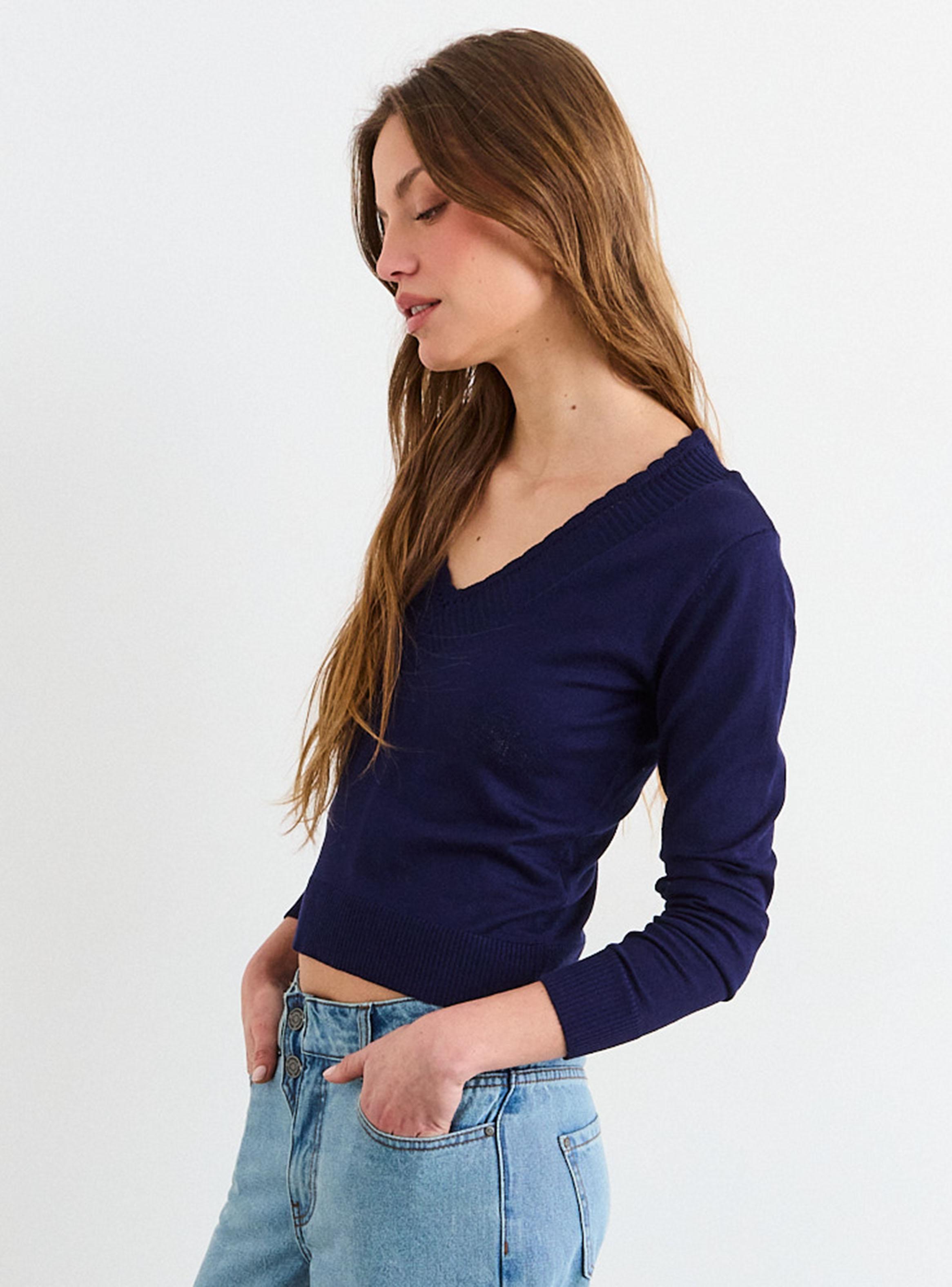 Sweater Liso Cuello V Manga Larga Regular-2
