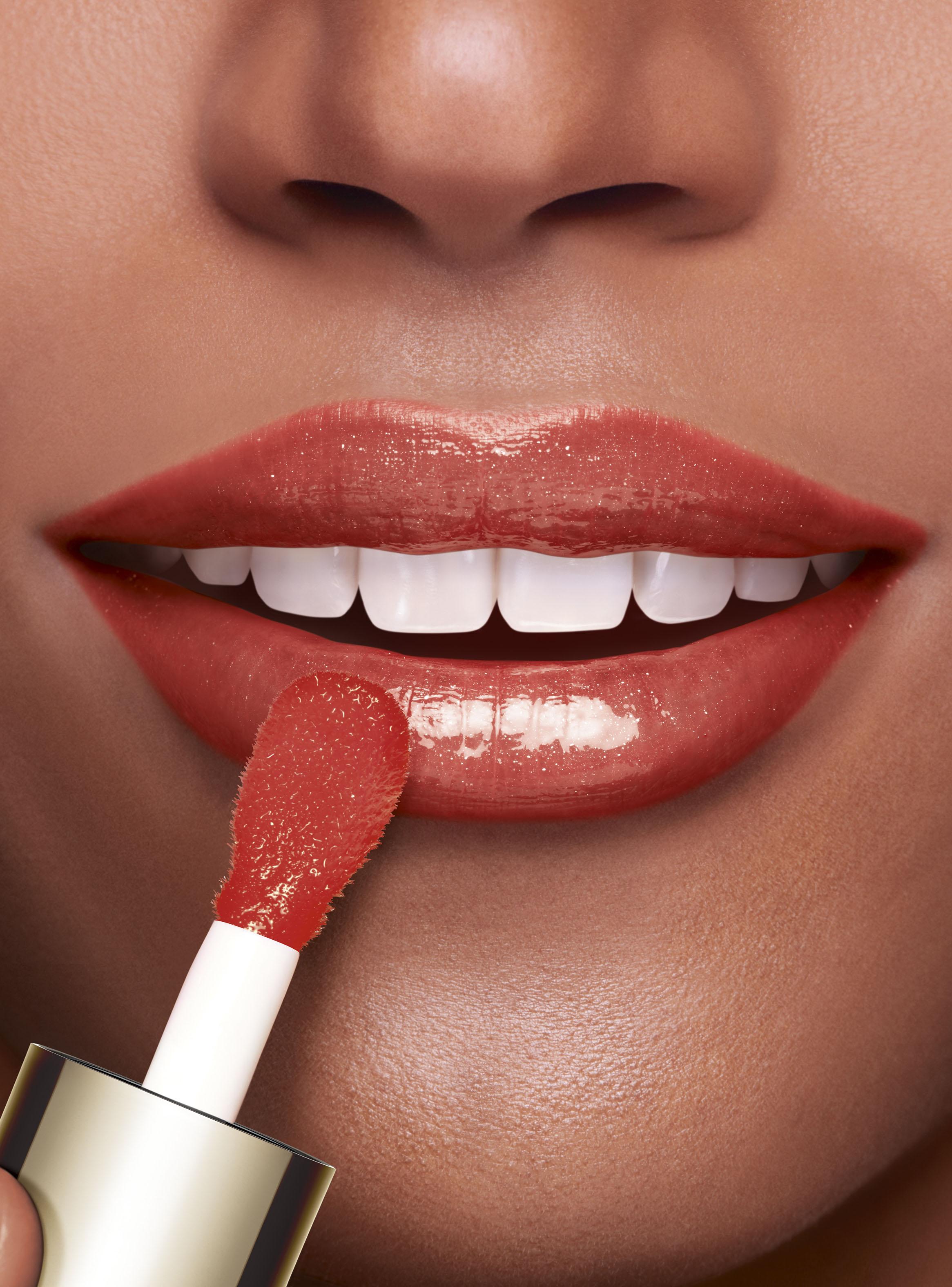 Brillo Labial Lip Gloss Comfort Oil Strawberry 7 ml-4