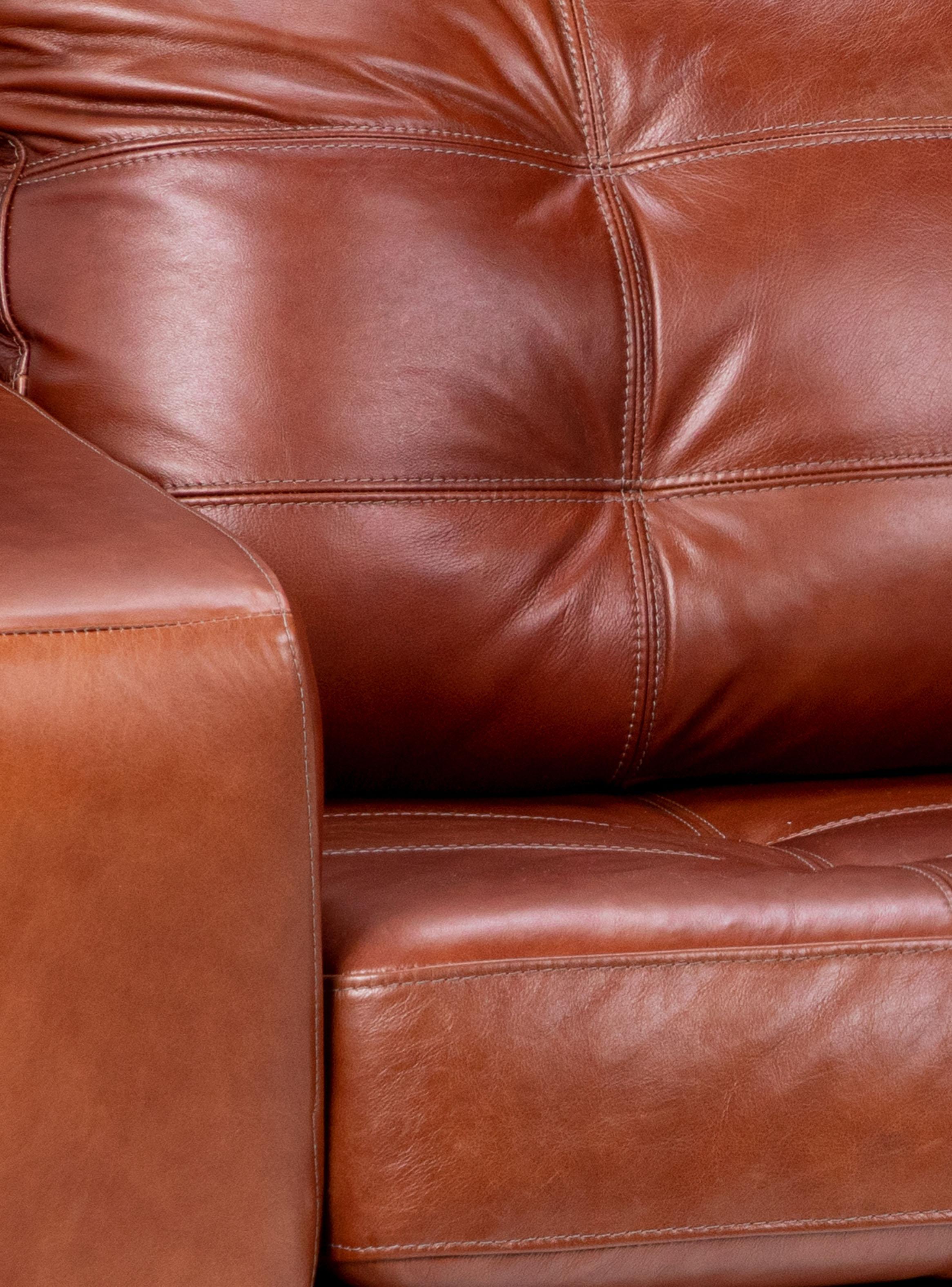 Sofá 3 Cuerpos Dali Hunter Cuero-3