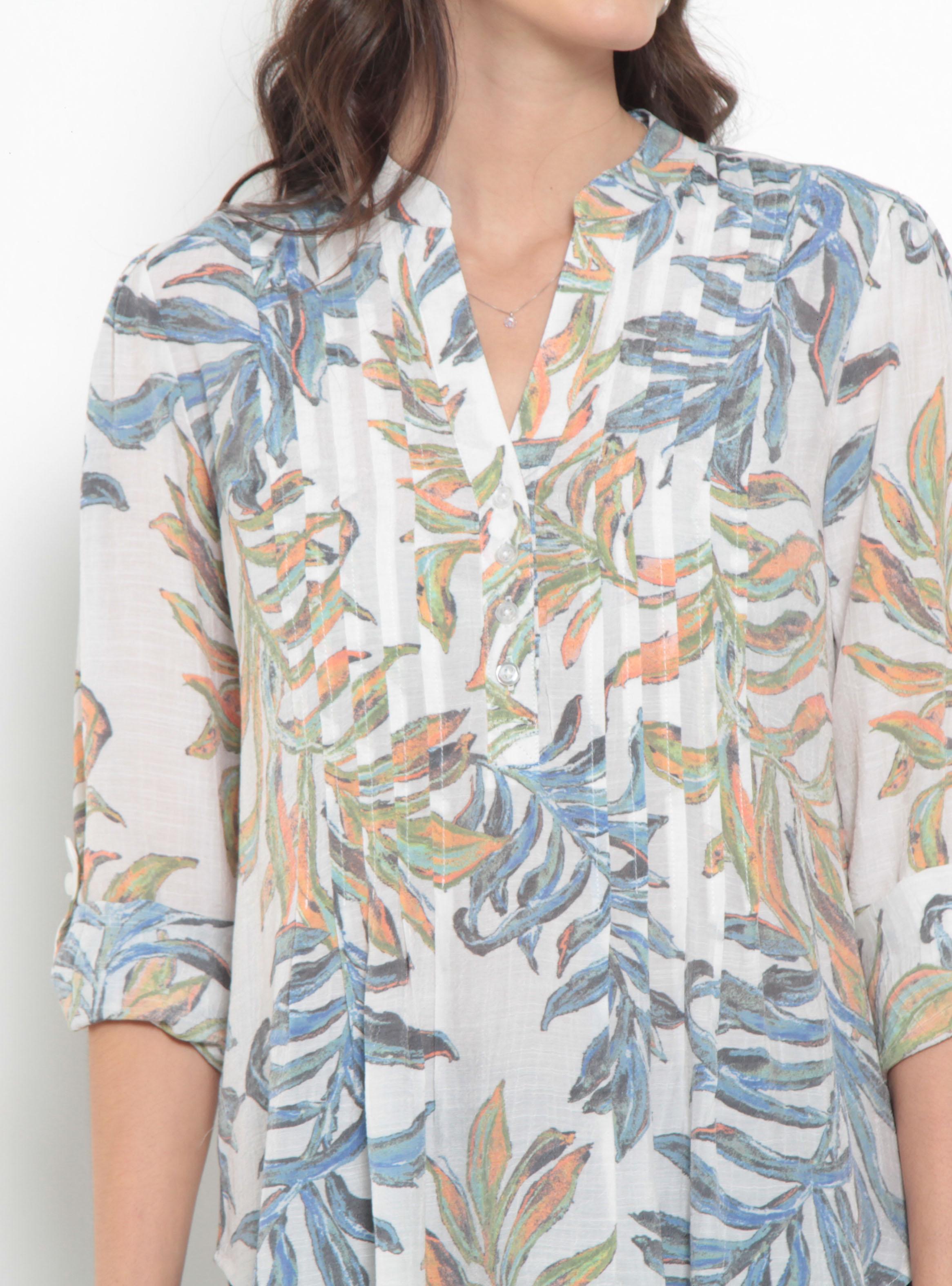 Blusa Manga Larga Estampada Escote V Abotonada en Delantero-2
