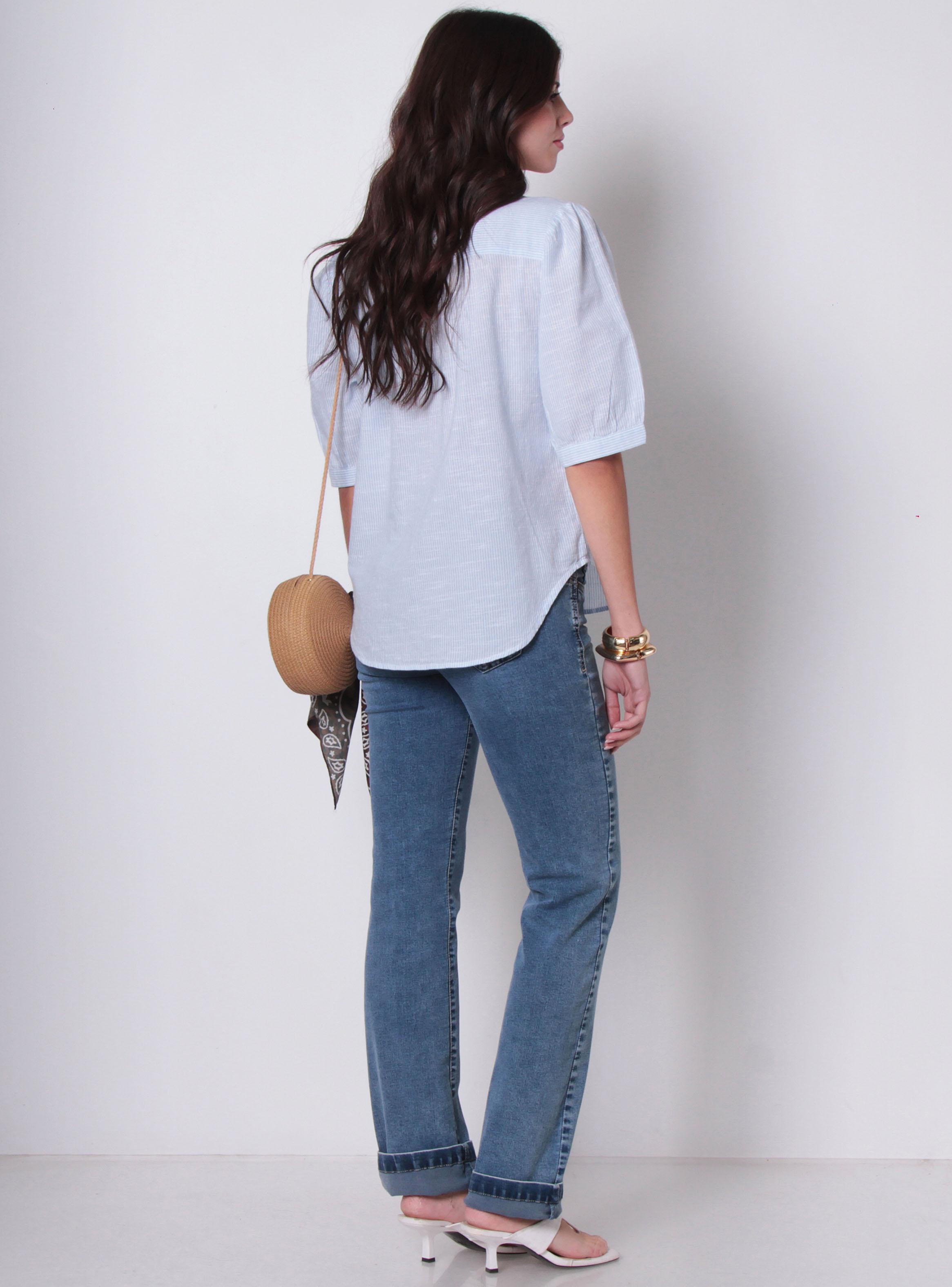 Blusa Listada Escote Redondo Abotonada en Delantero-4