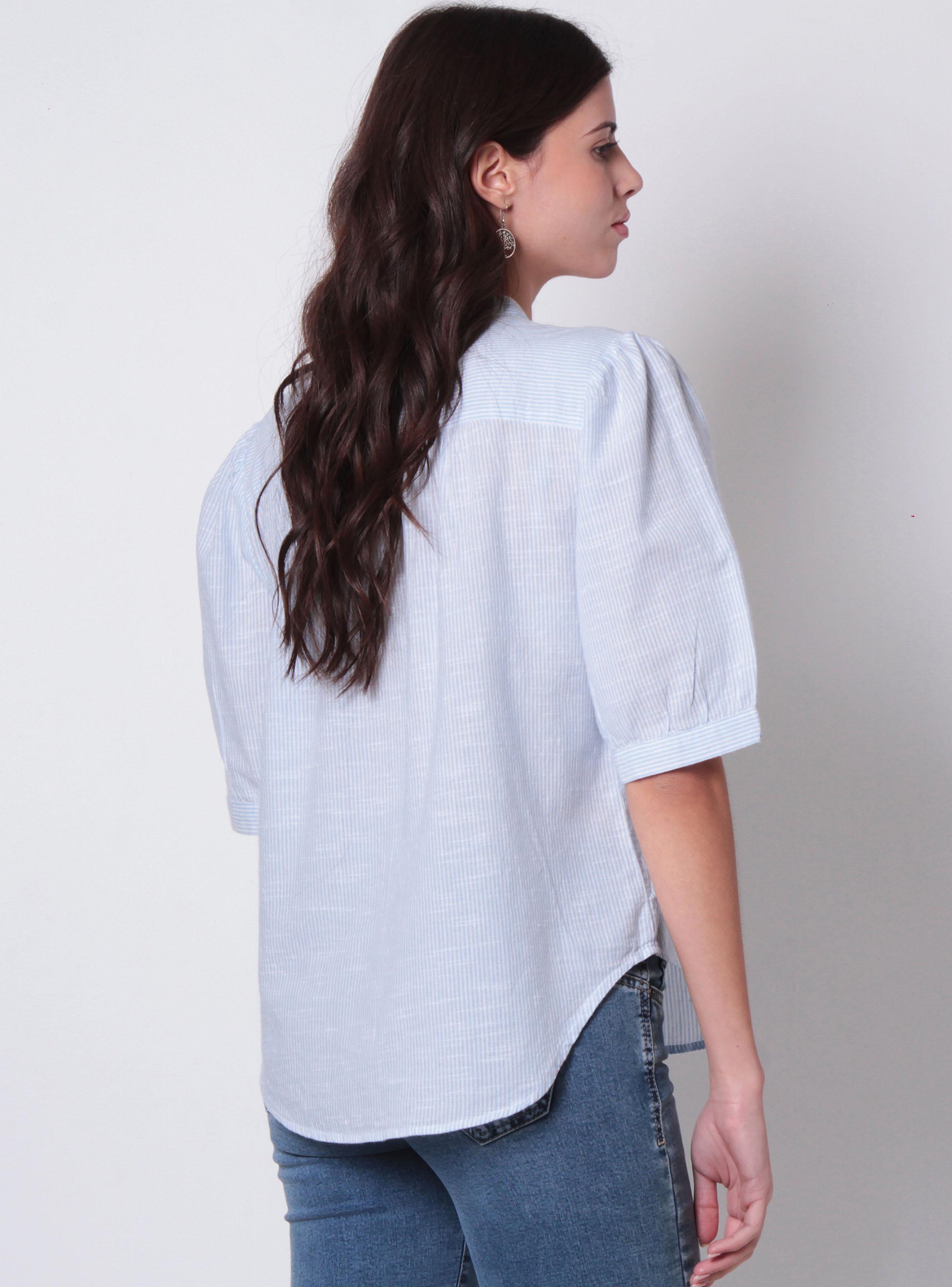 Blusa Listada Escote Redondo Abotonada en Delantero-1
