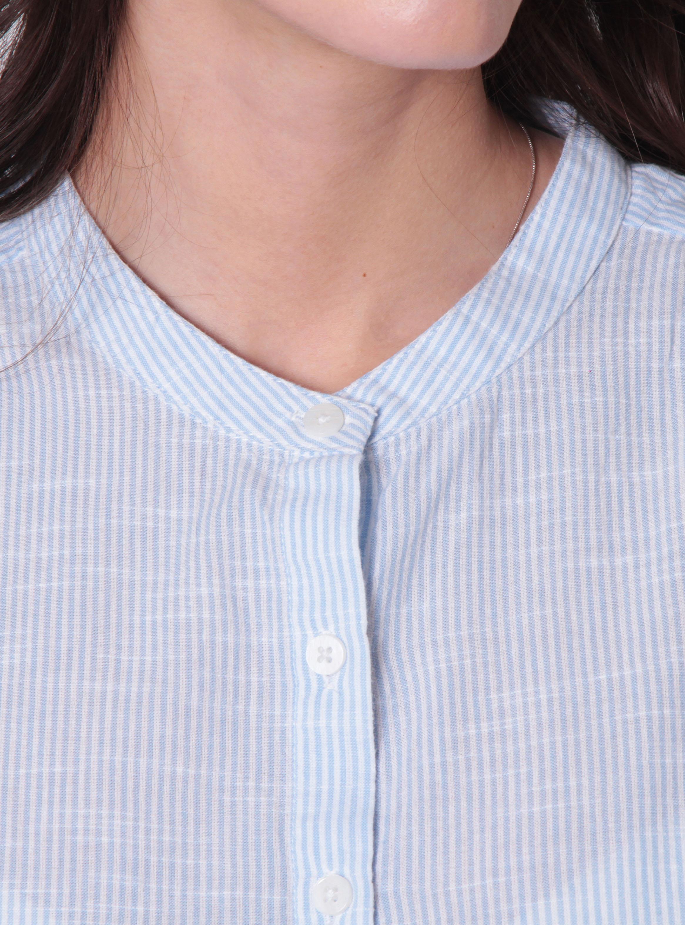 Blusa Listada Escote Redondo Abotonada en Delantero-2
