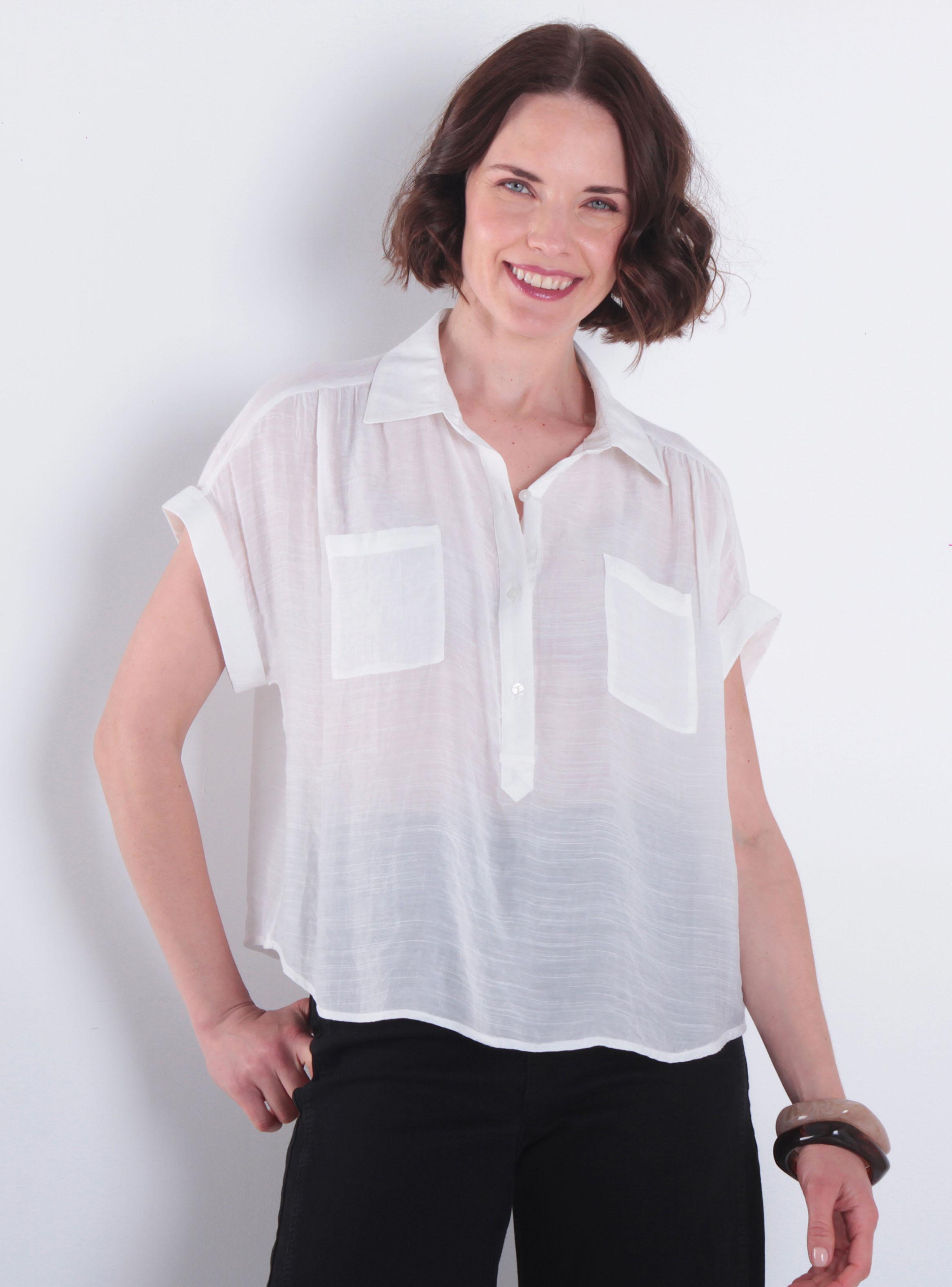 Blusa Manga Corta Abotonada en Delantero con Bolsillos-0