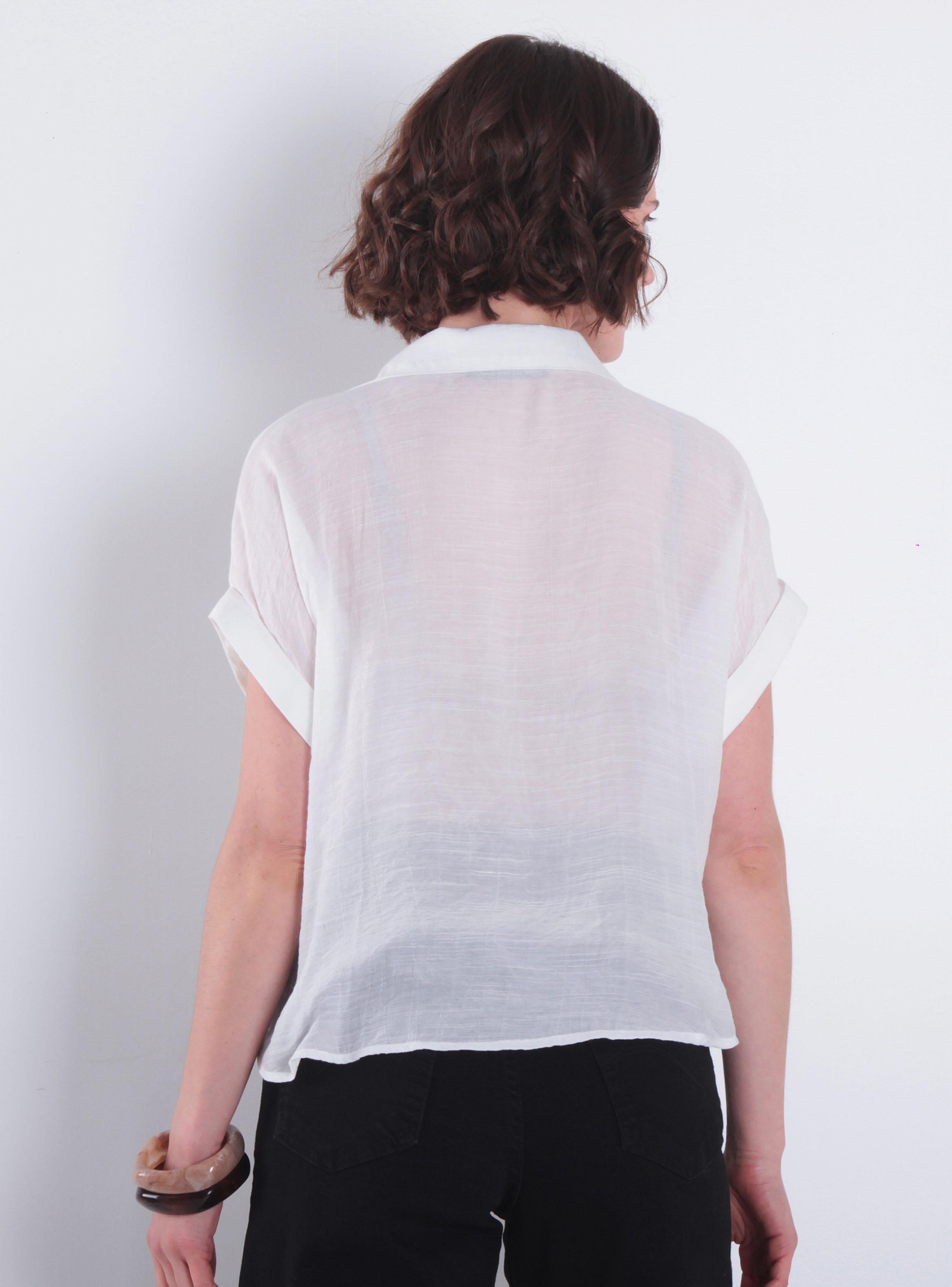 Blusa Manga Corta Abotonada en Delantero con Bolsillos-1