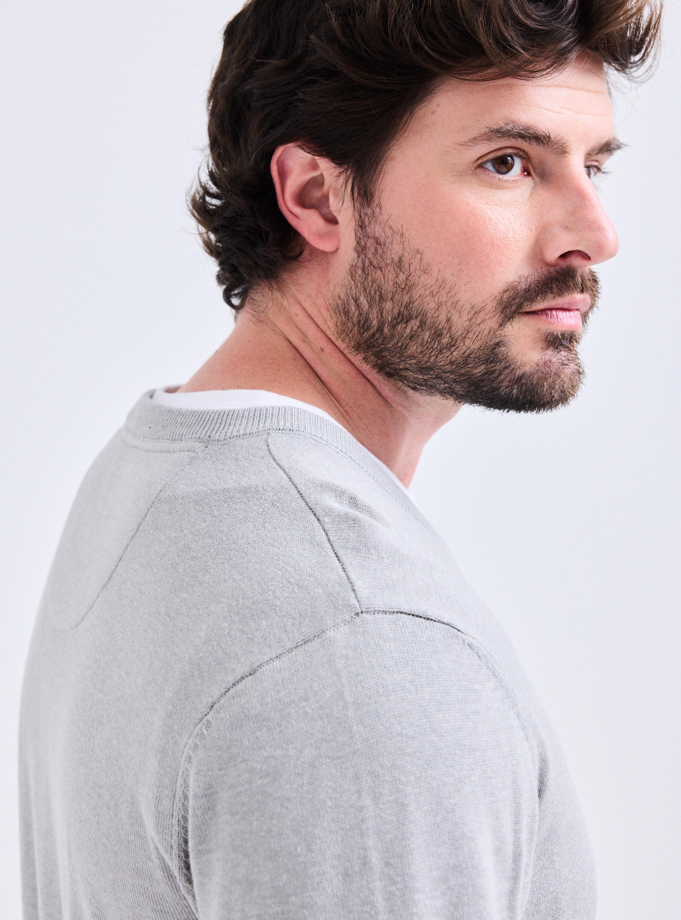 Sweater Básico Cuello V Casual-3