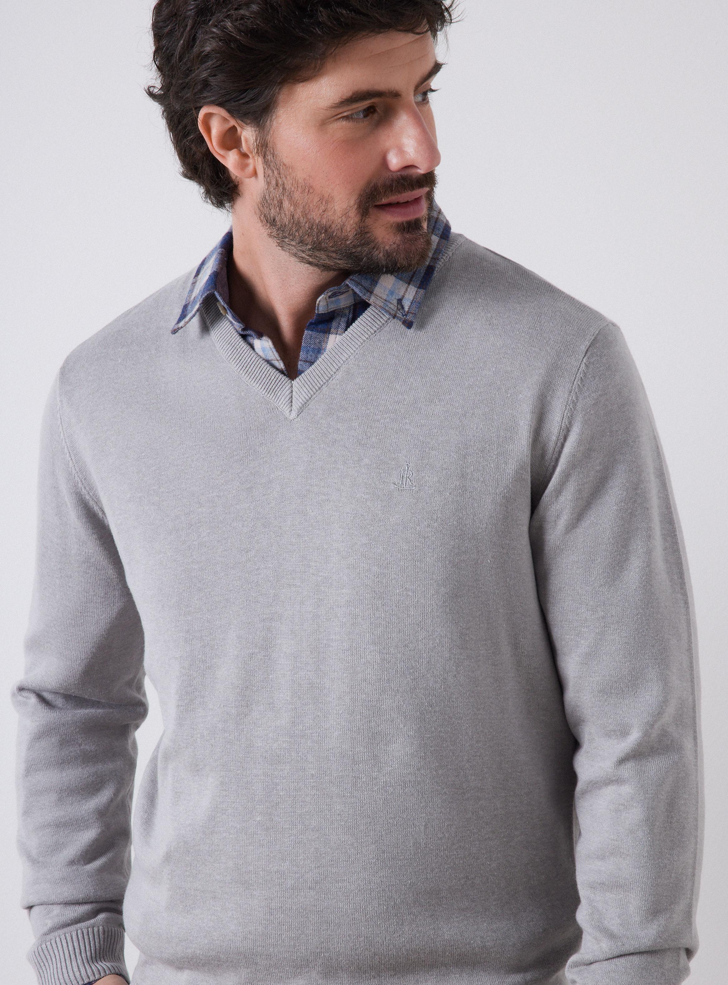 Sweater Básico Cuello V-3