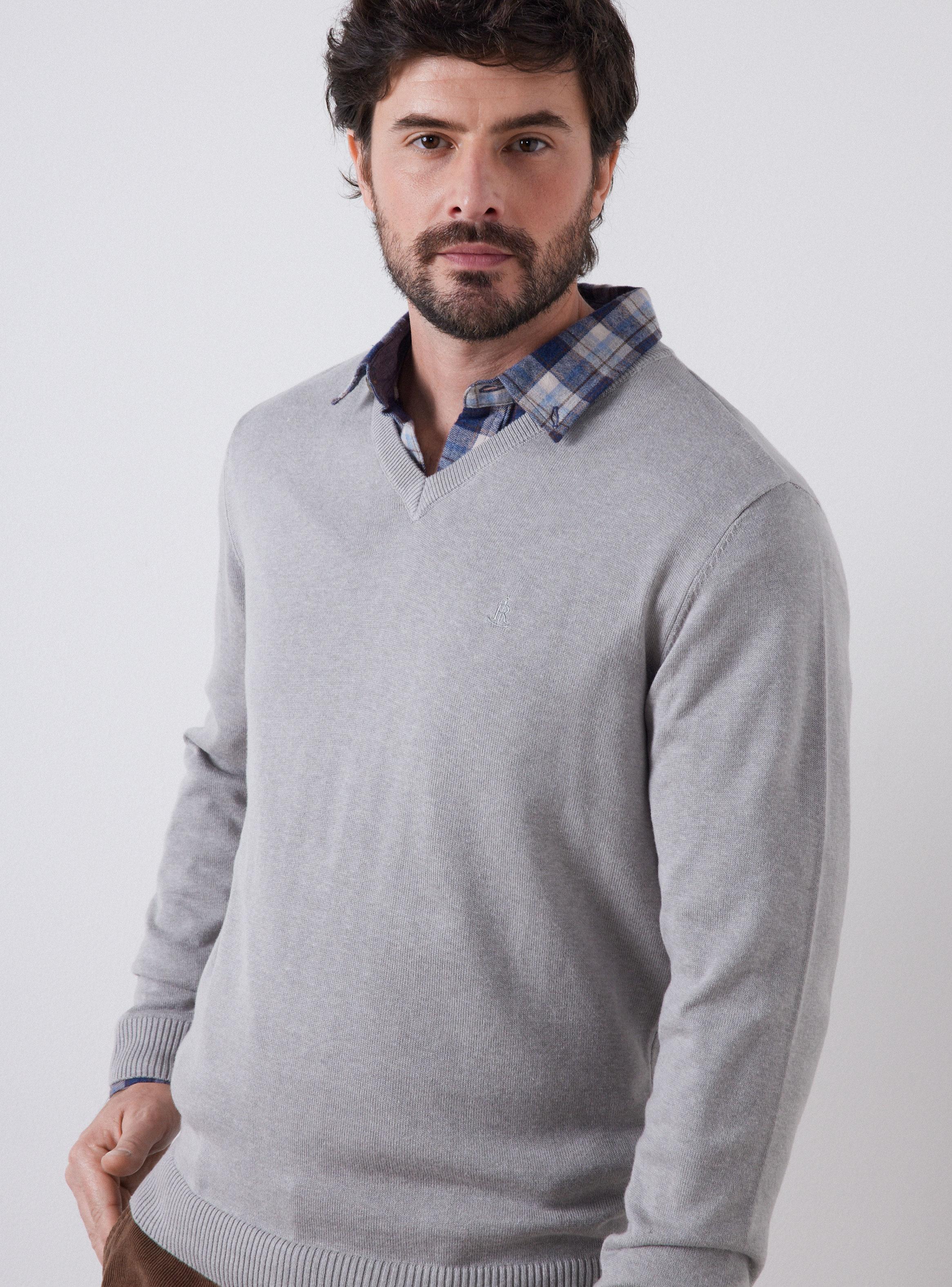 Sweater Básico Cuello V-2