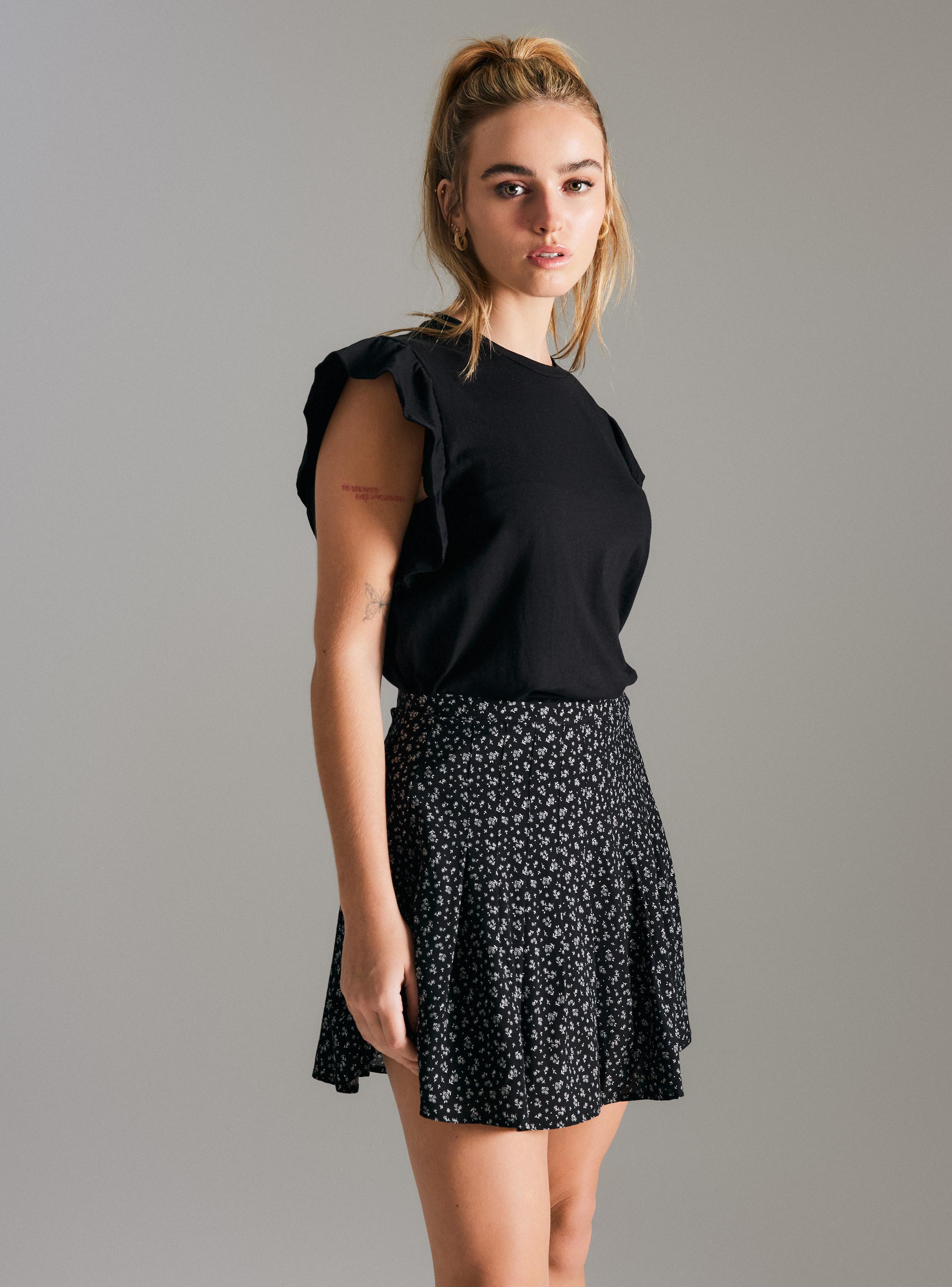 Polera Manga Diseño con Vuelos-0