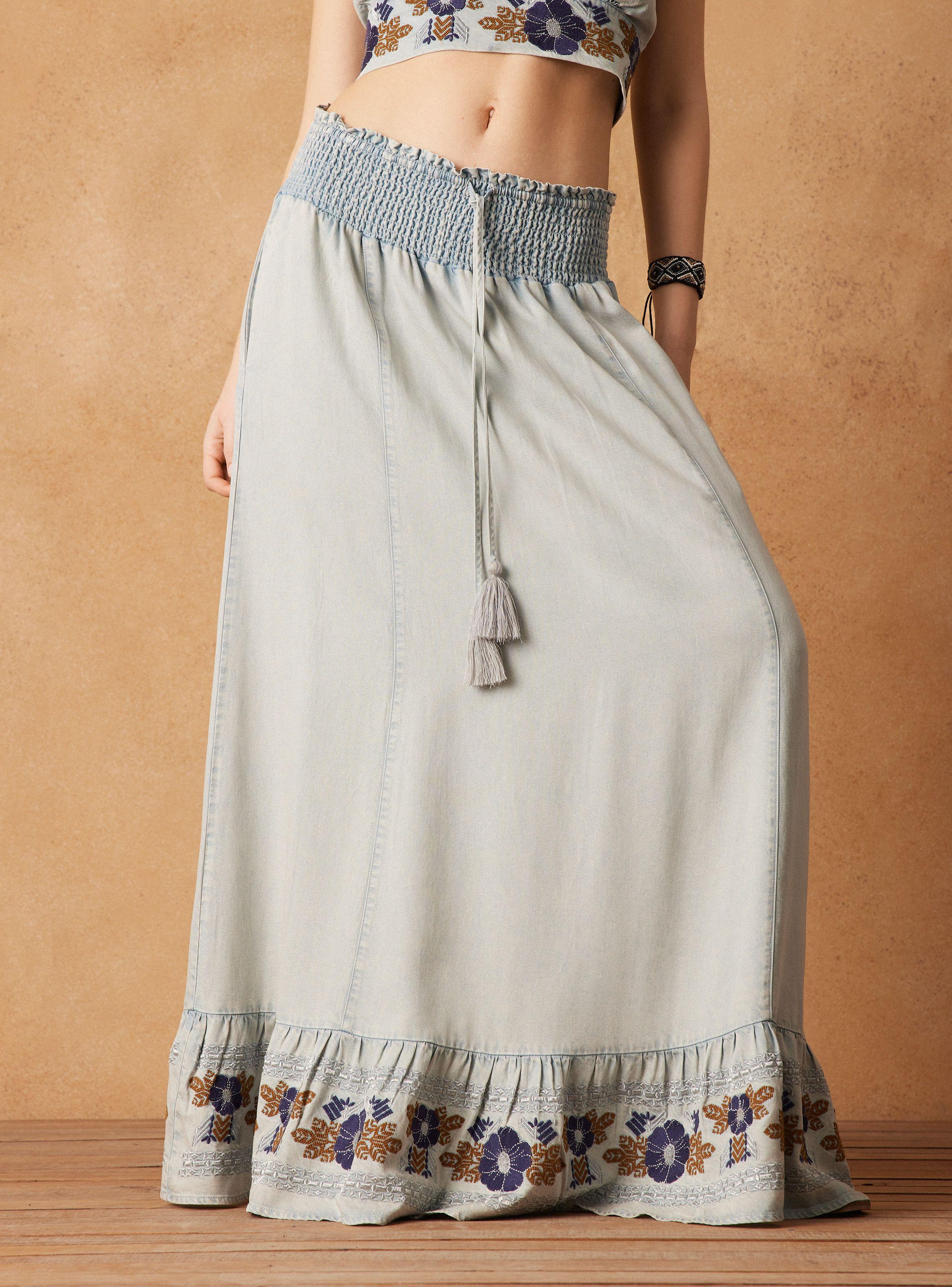 Falda con Bordado en Ruedo-0