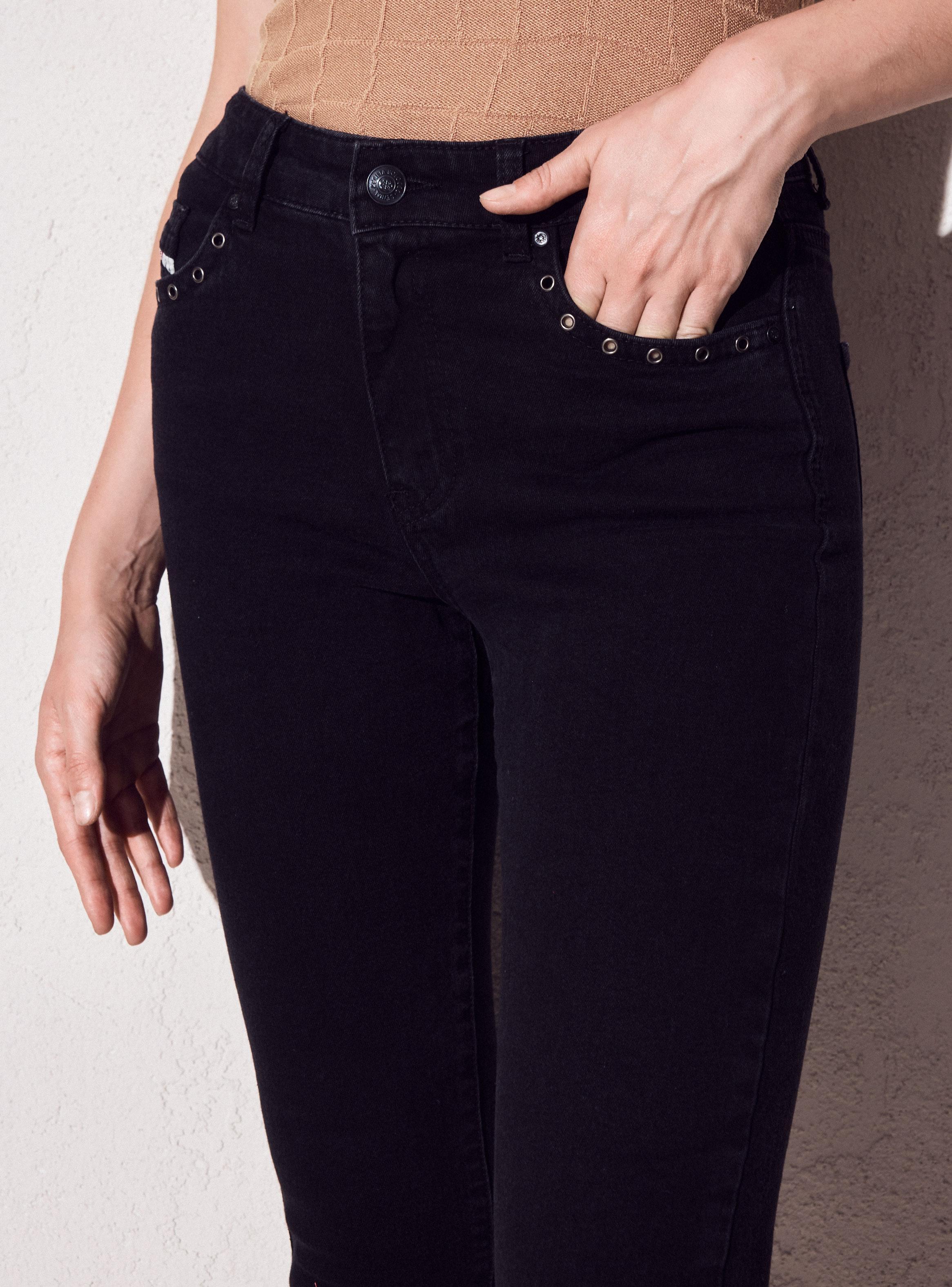 Jeans Skinny  con Tachas en Bolsillos-2