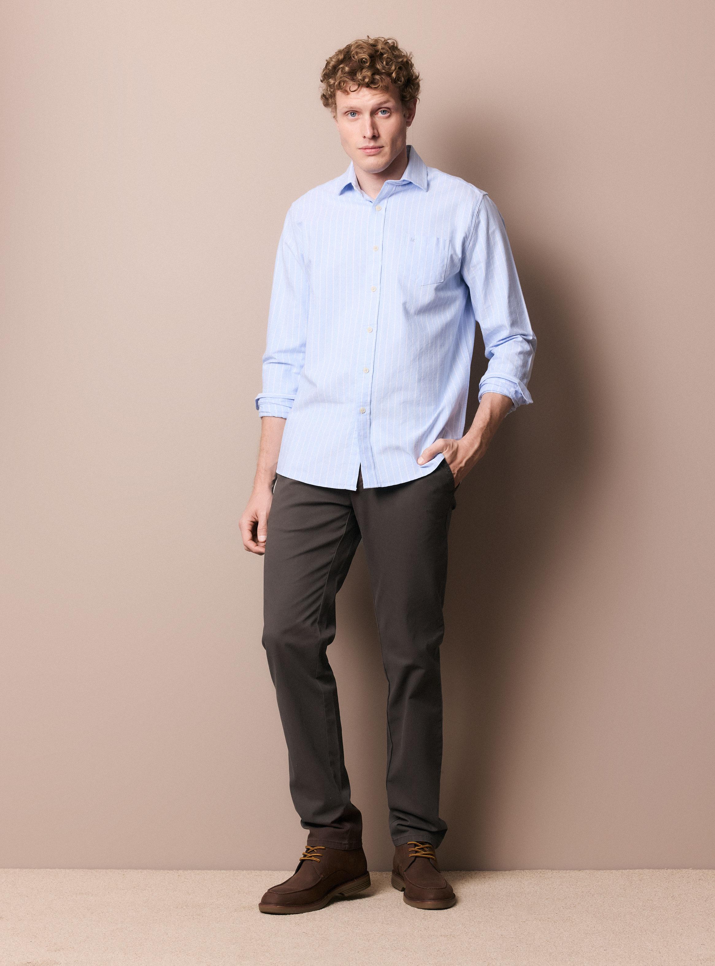 Pantalón Chino Básico Tailored Fit-4
