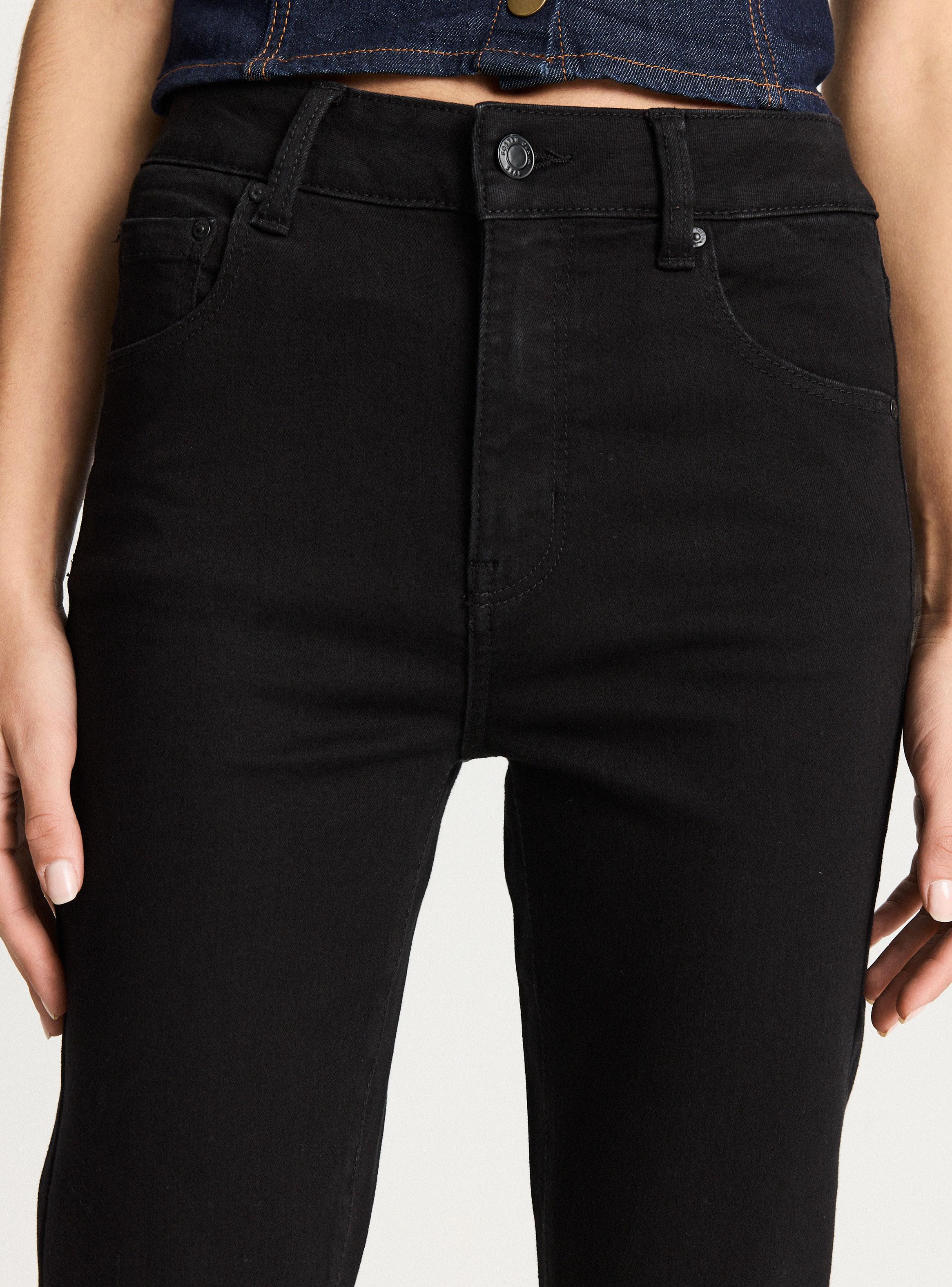 Jeans Básico 5 Bolsillos Flare Tiro Medio-2