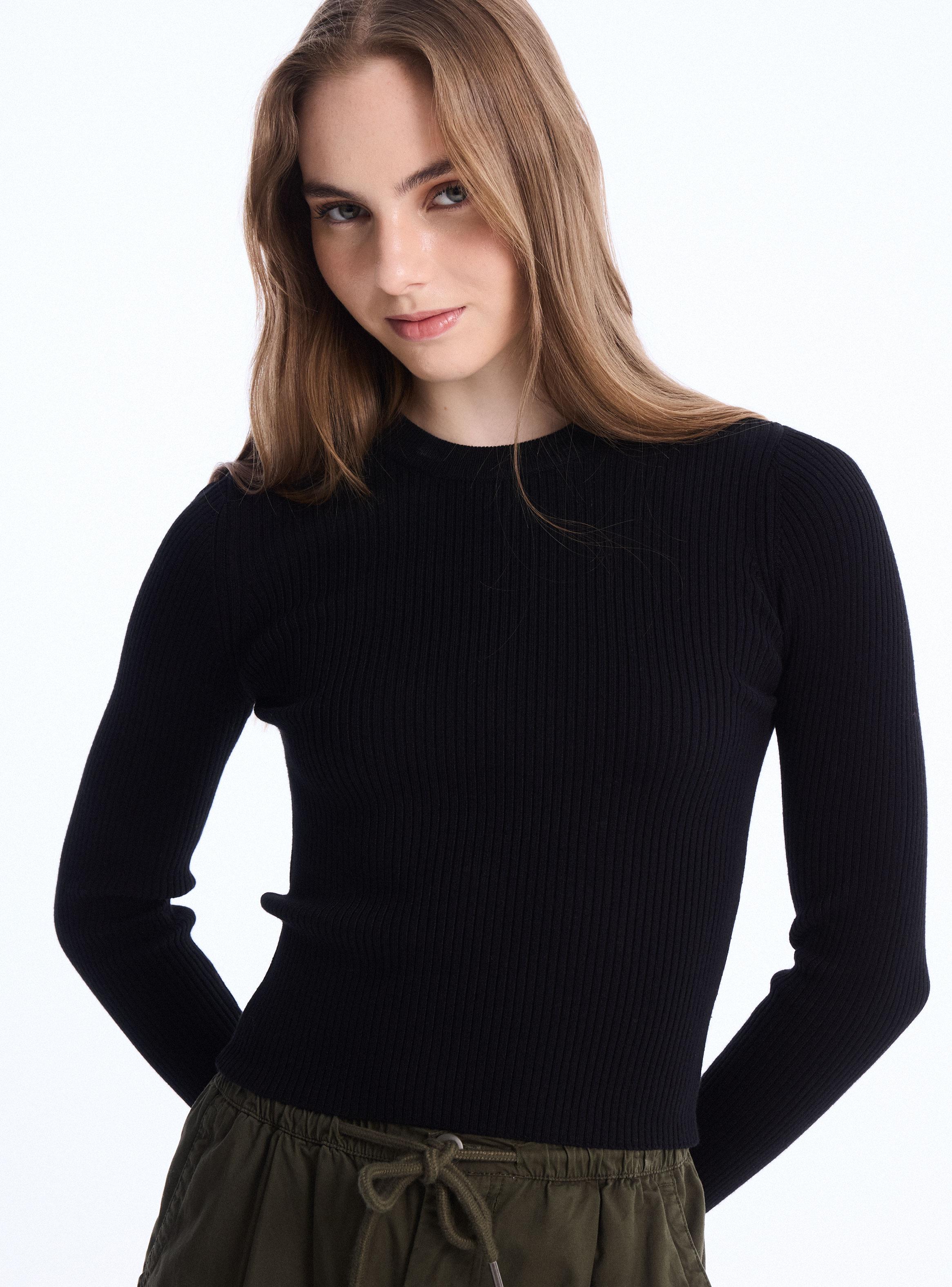 Sweater Liviano Cuello Redondo-2