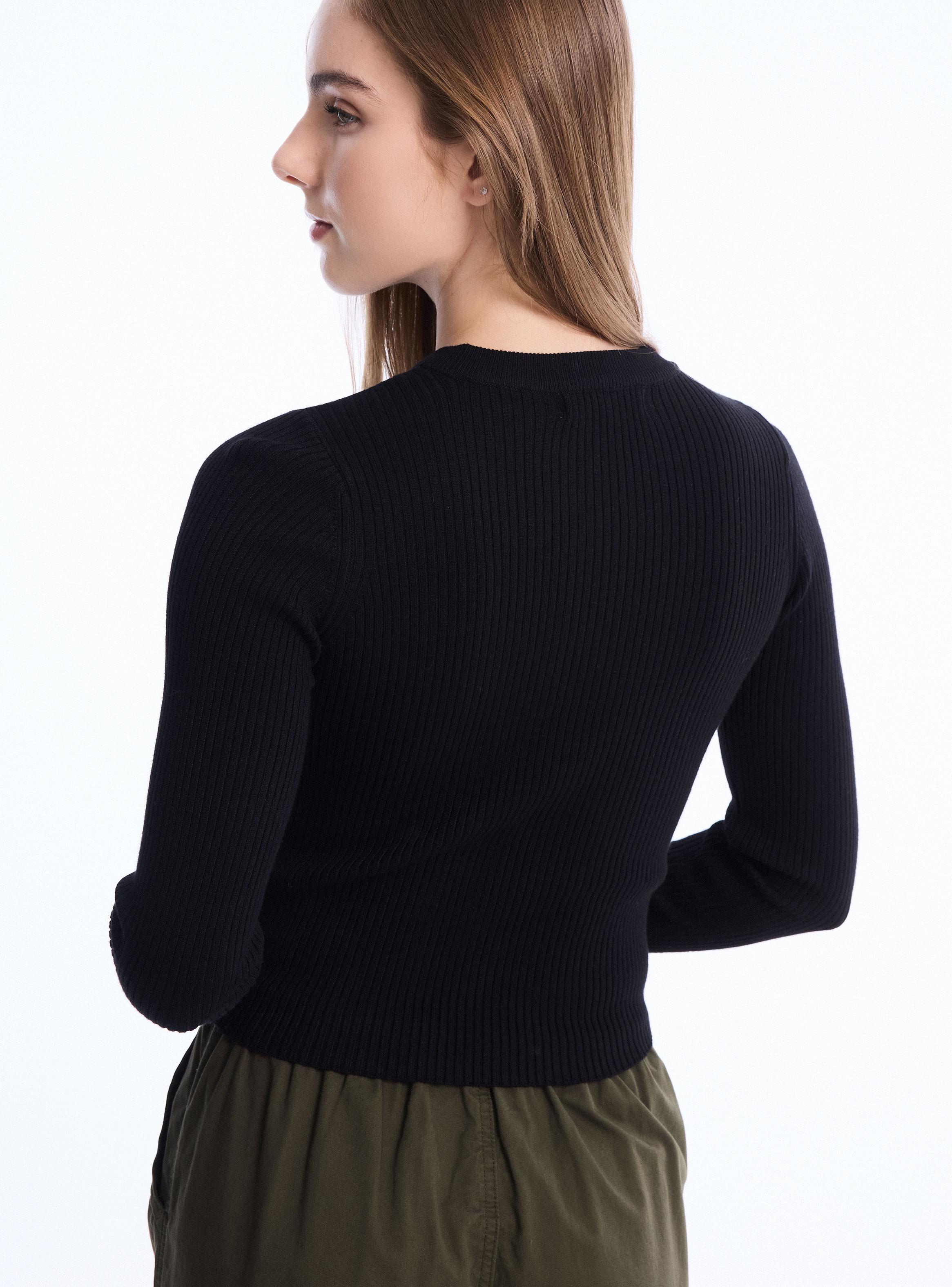 Sweater Liviano Cuello Redondo-3