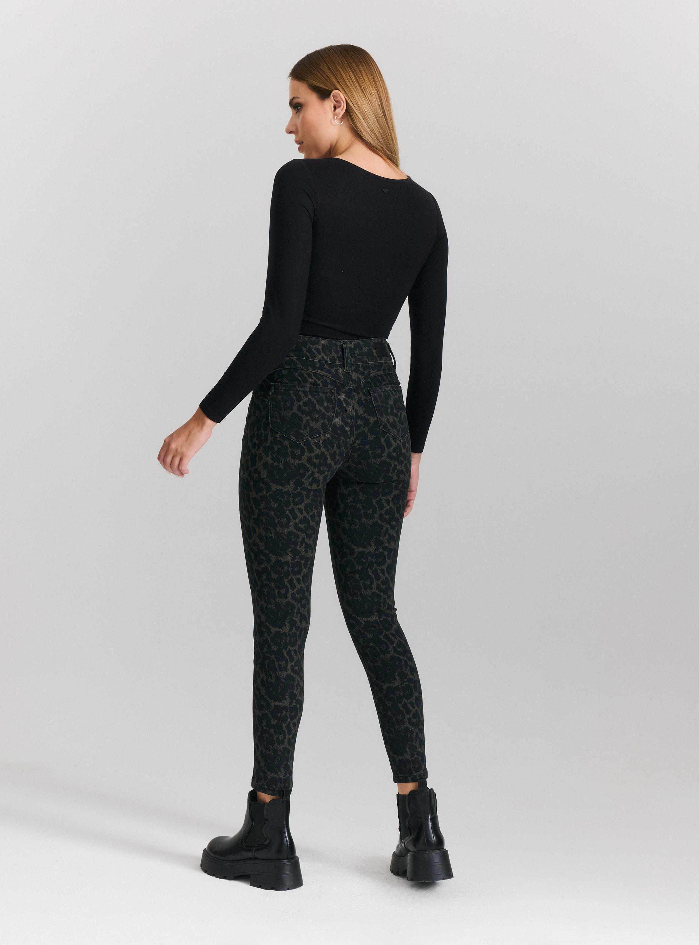 Jeans Animal Print 2 Botones-5