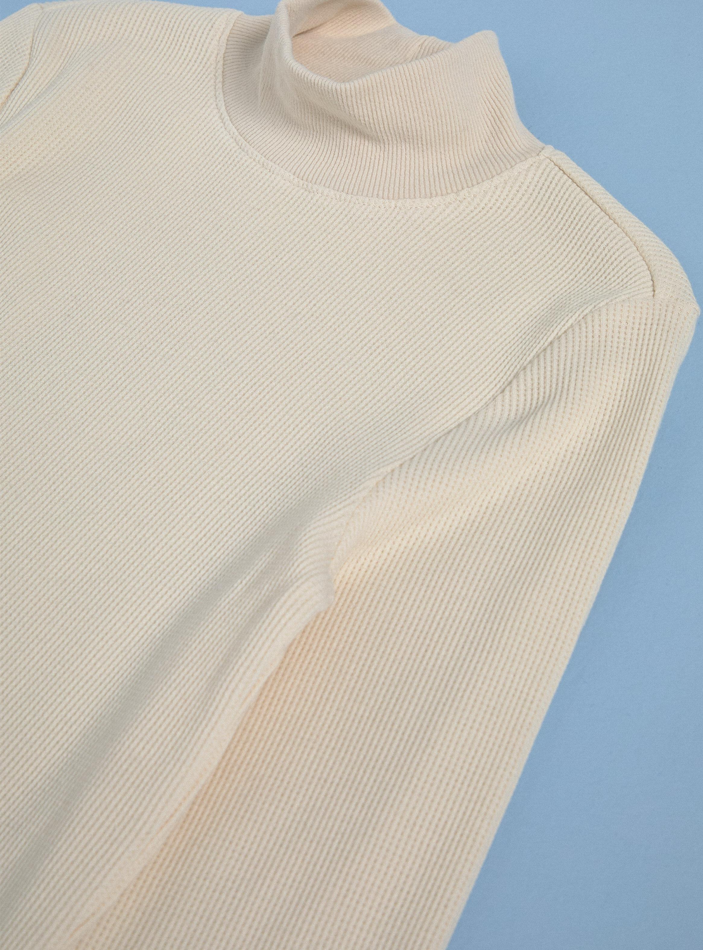 Polera Cuello Alto con Lavado-2
