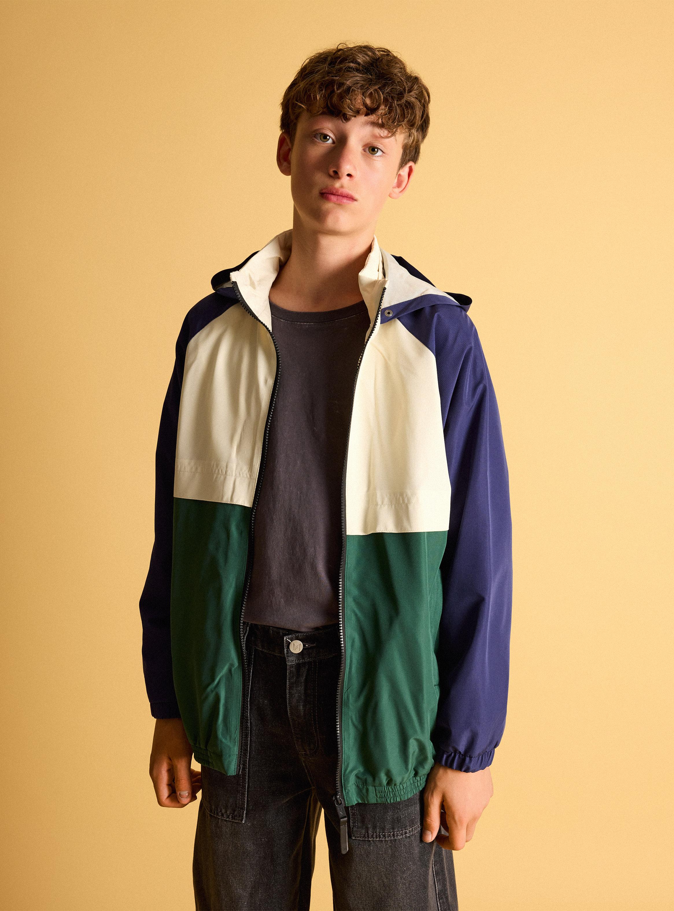 Chaqueta Color Block con Capucha-4