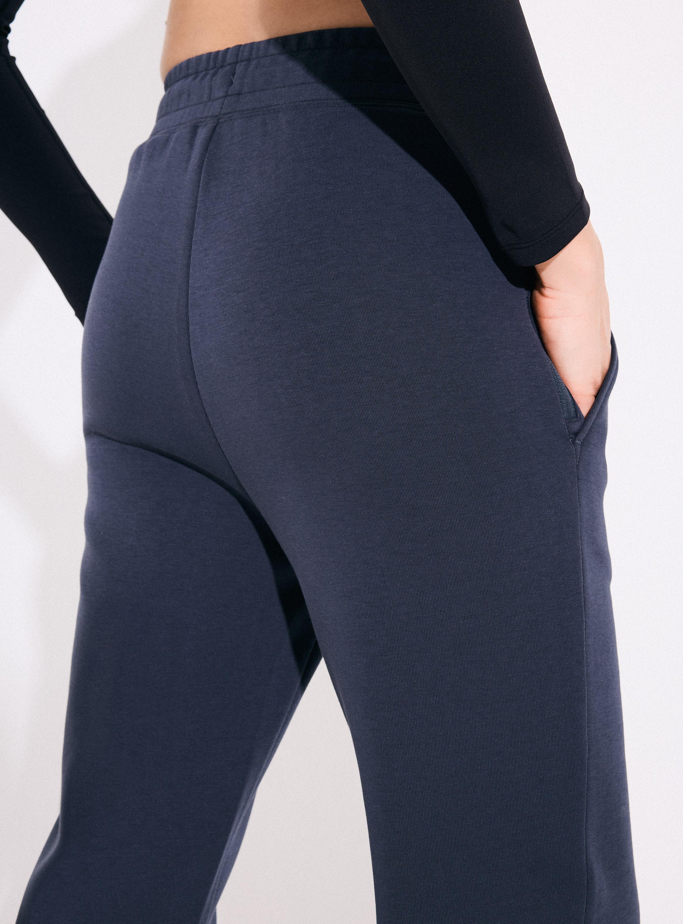 Pantalón Buzo Detalle Piping Delantero-3