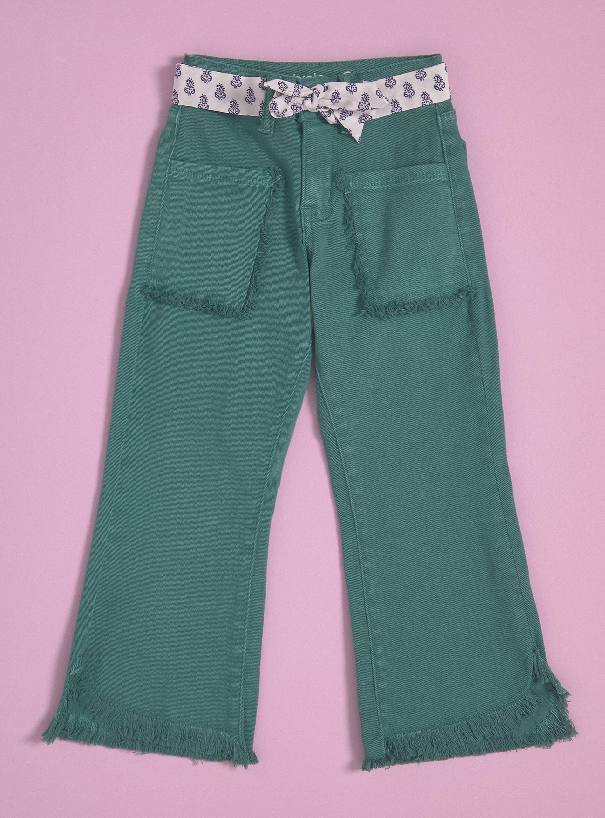 Jeans Desflecado con Cinturón Estampado-2