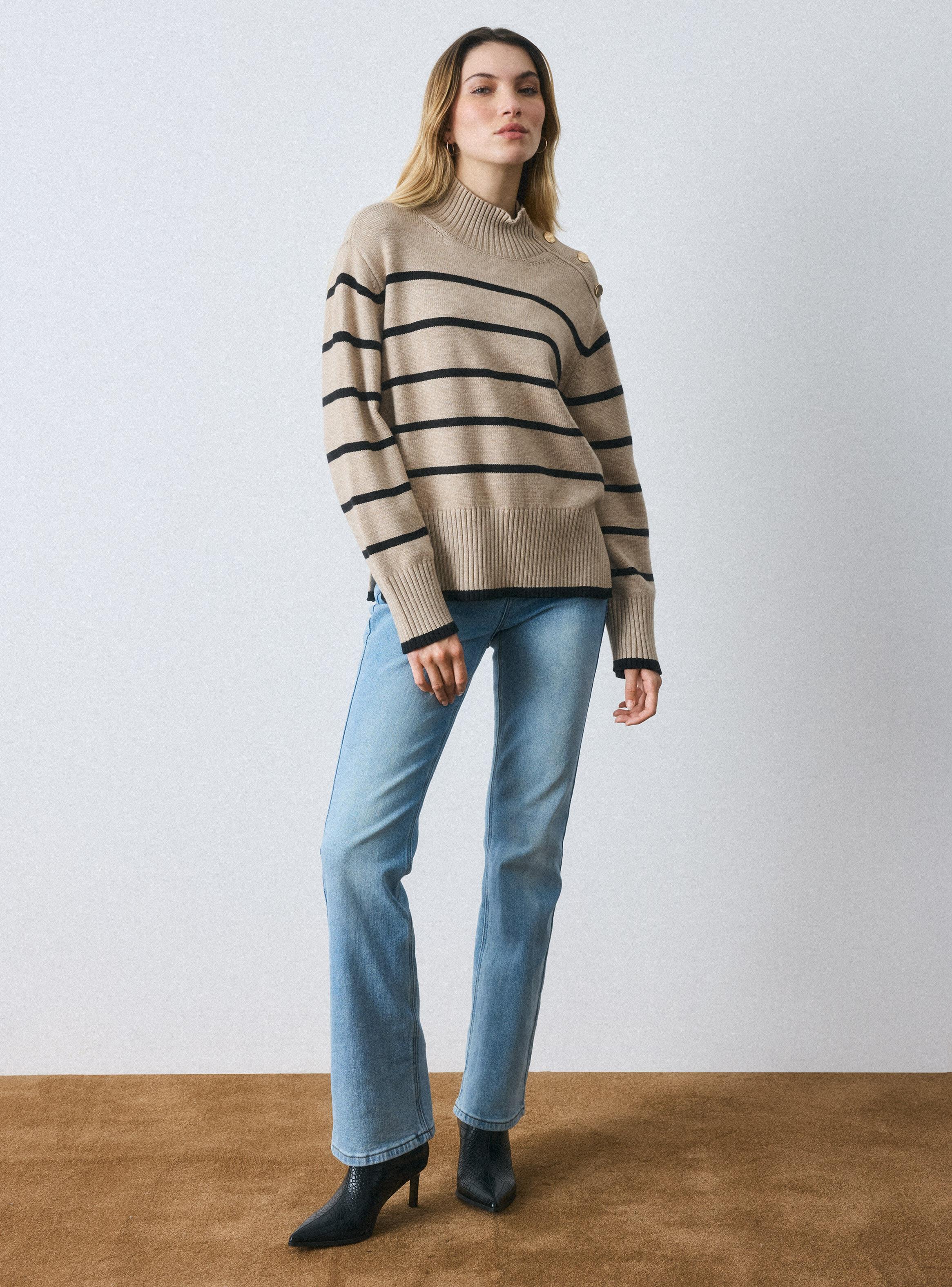 Sweater Holgado con Líneas-4