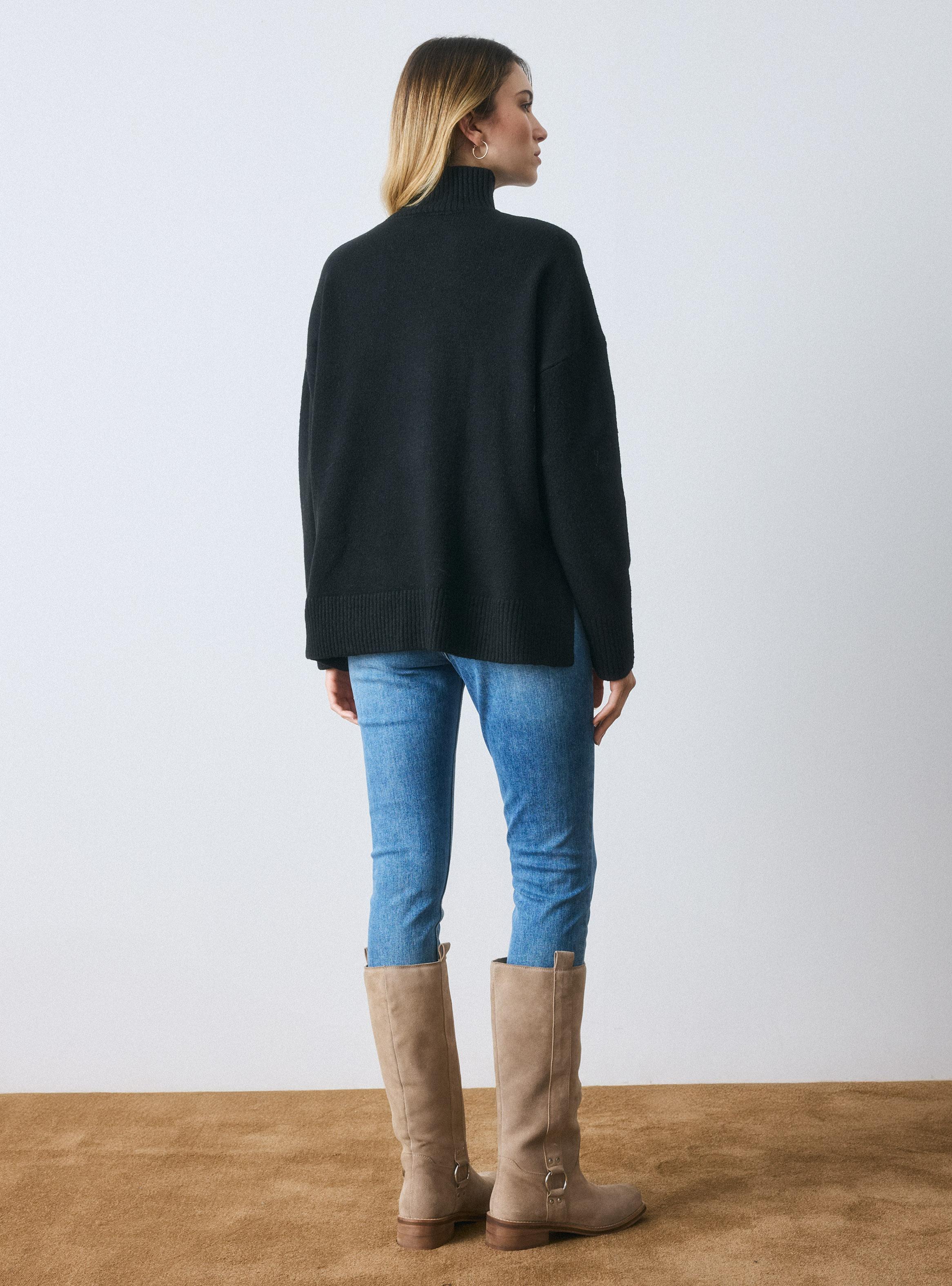 Sweater Largo con Detalle al Centro-5