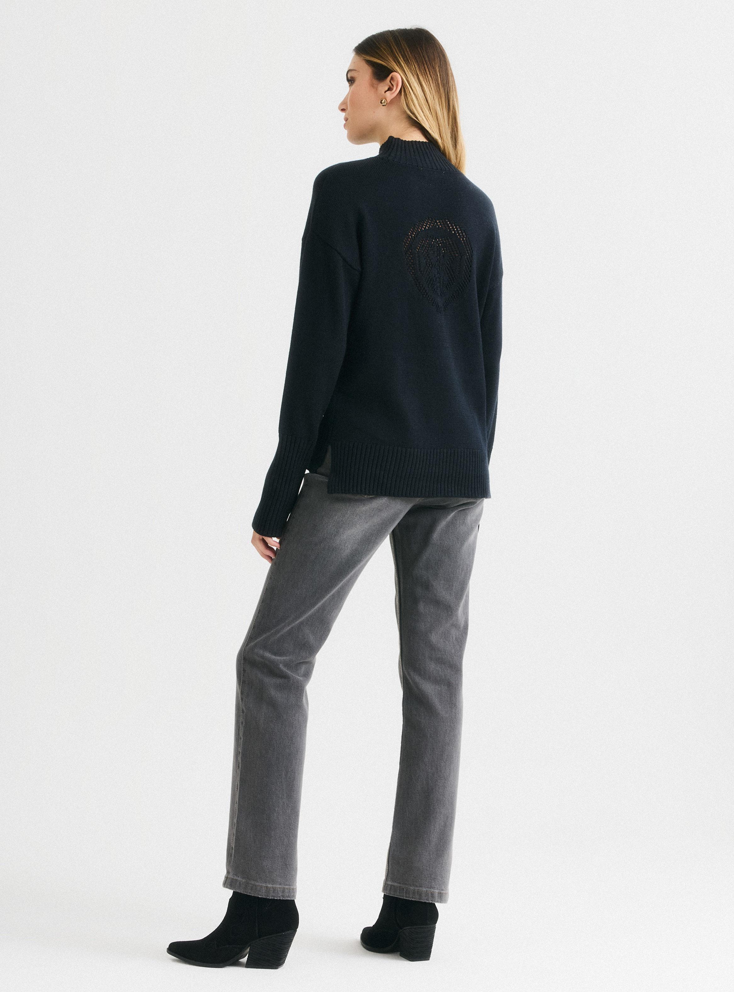 Sweater con Logo en Espalda-5
