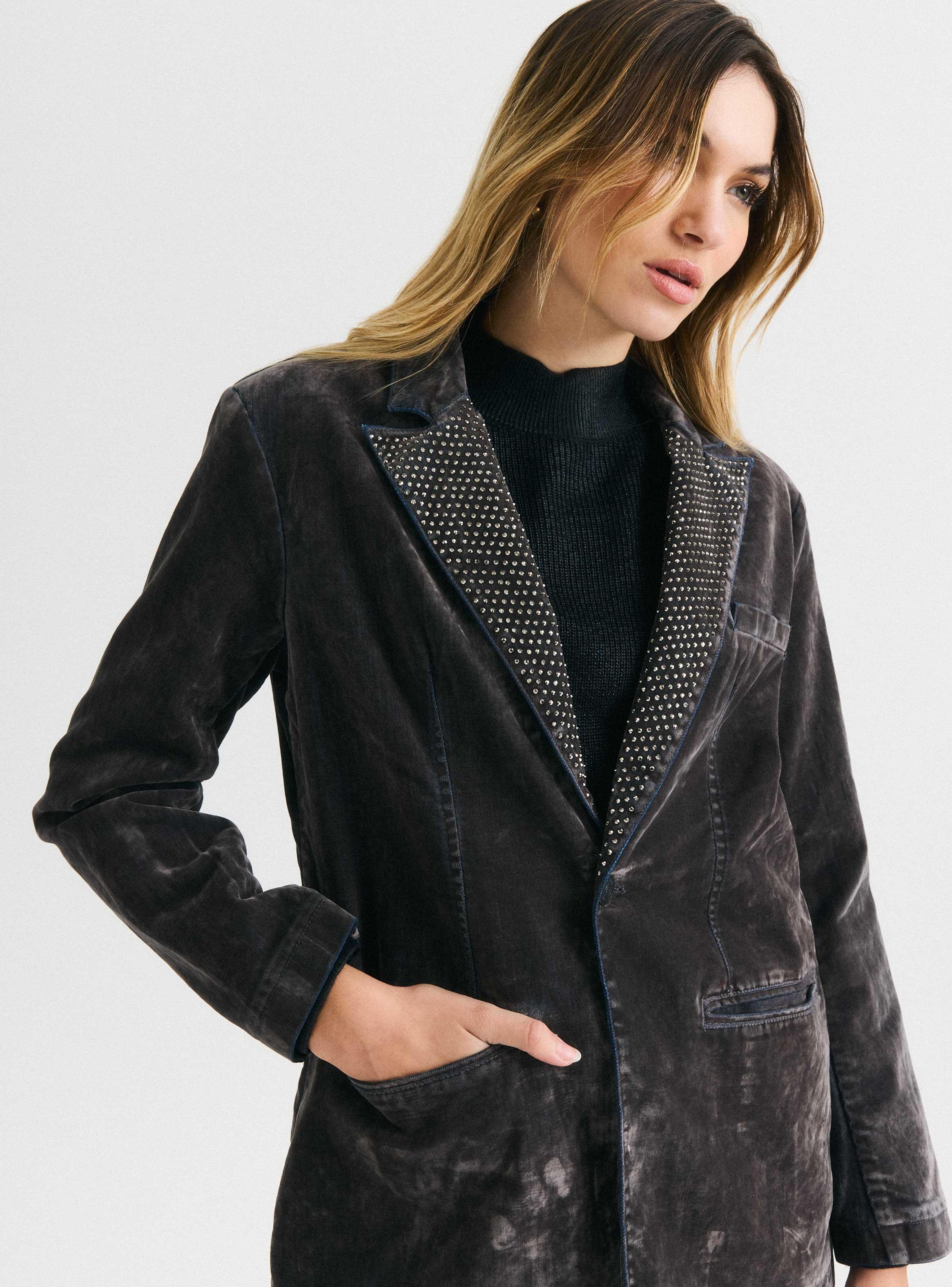 Blazer Solapas con Aplicaciones-2