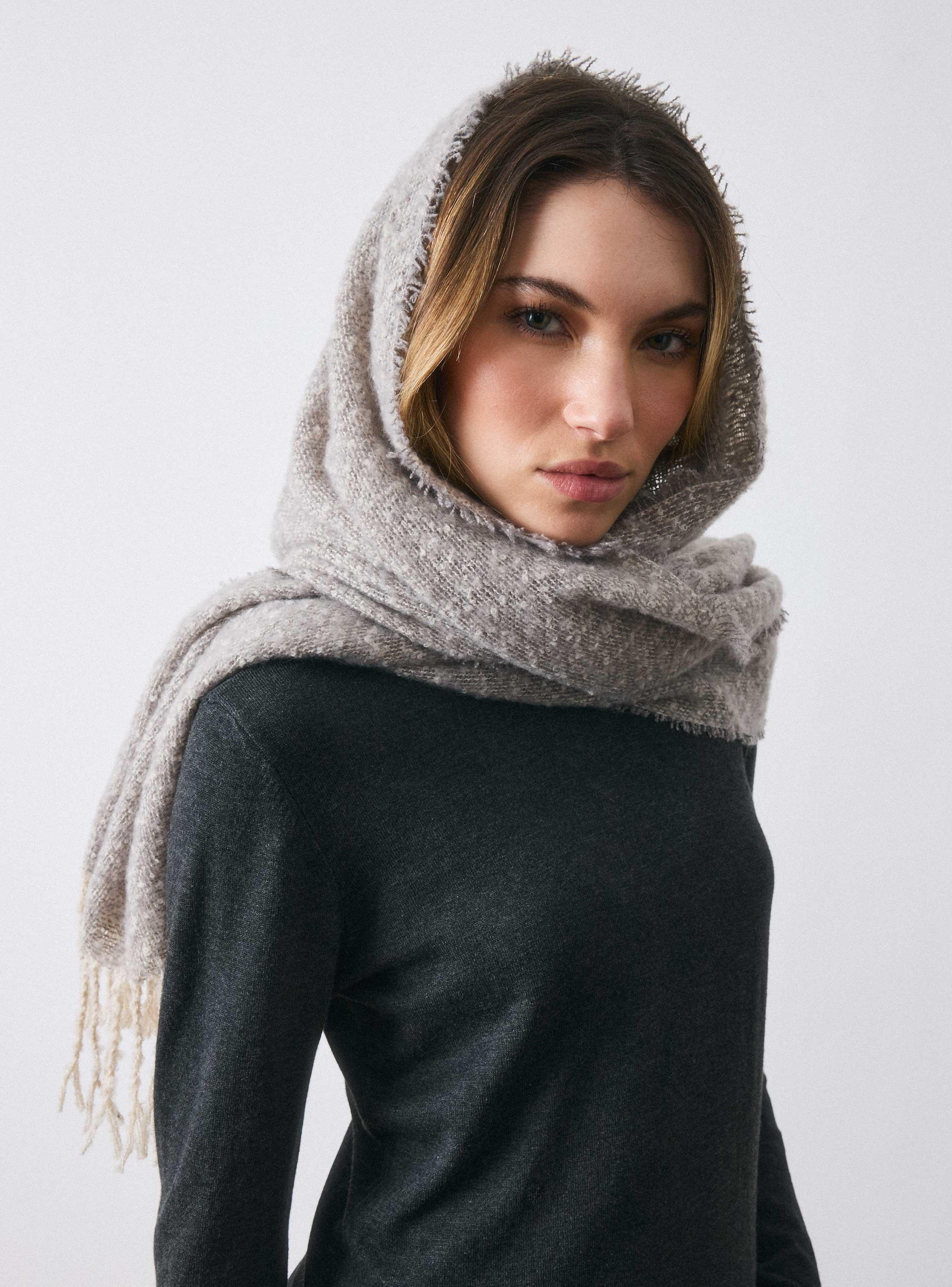 Bufanda Tejido Jacquard con Flecos-3
