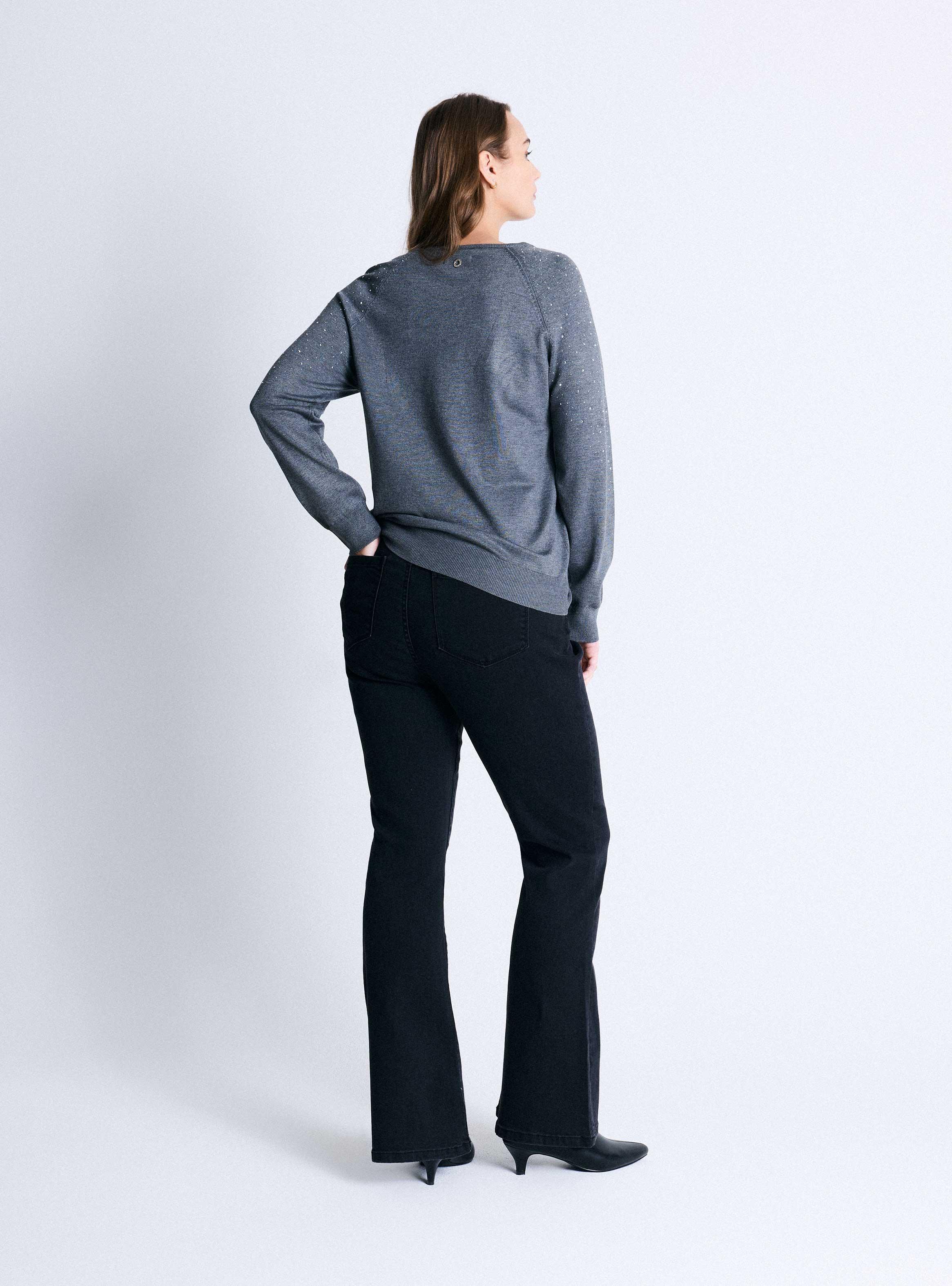 Jeans Flare con Tachas en Bolsillos Delanteros Talla Curvy-5