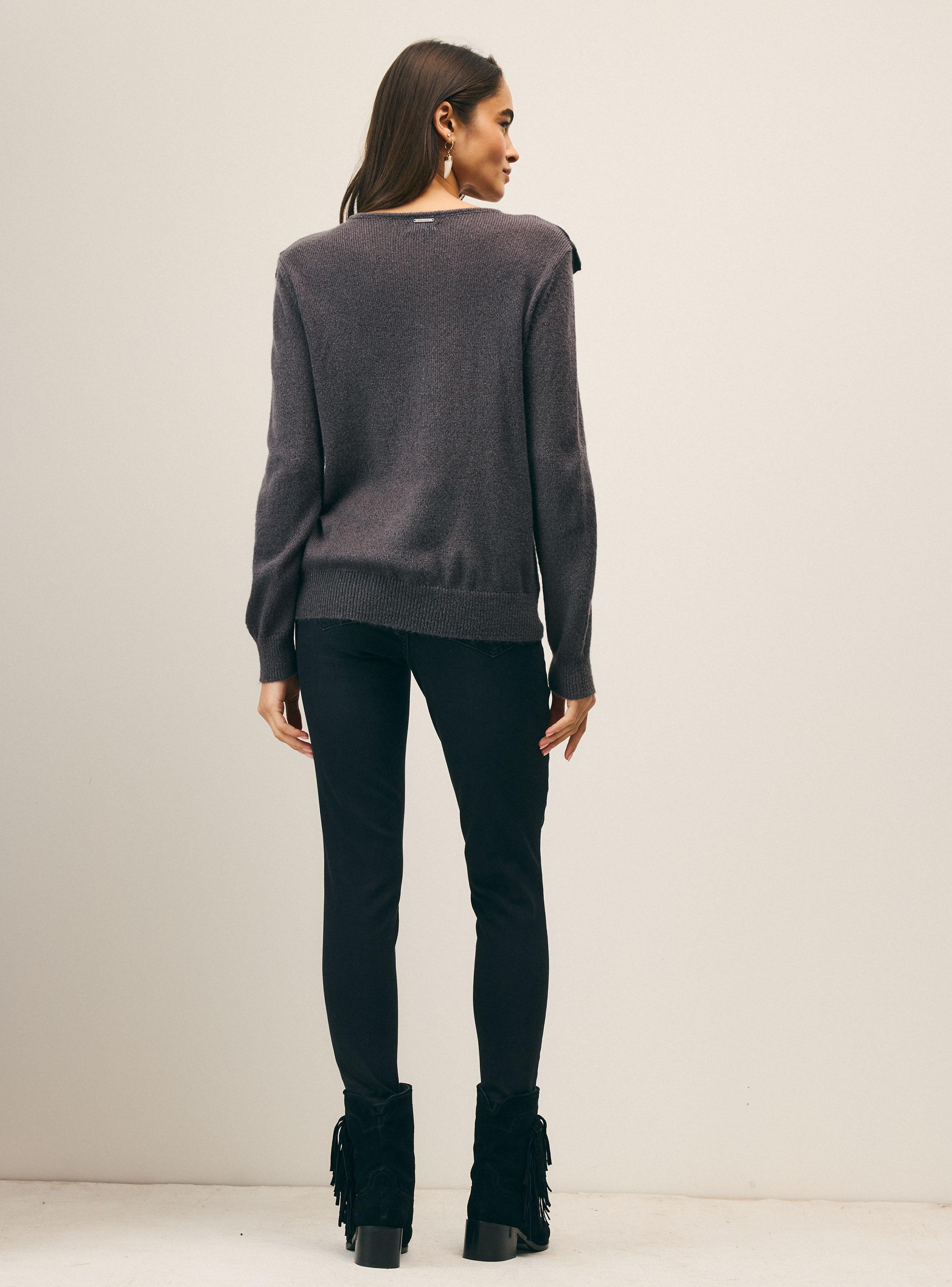 Sweater con Vuelo Frontal-5