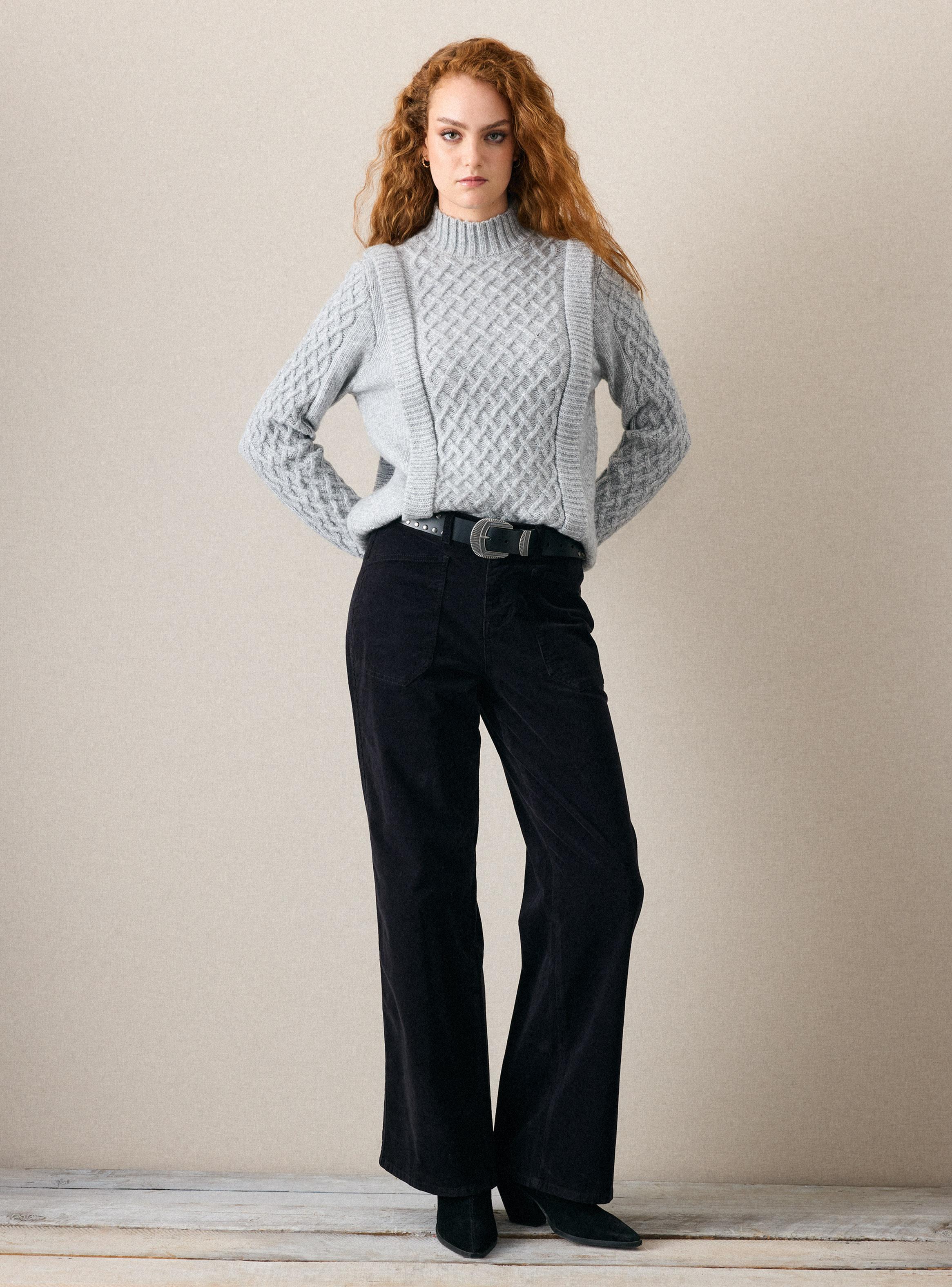 Sweater Trenzado con Pieza Decorativa Vertical-4