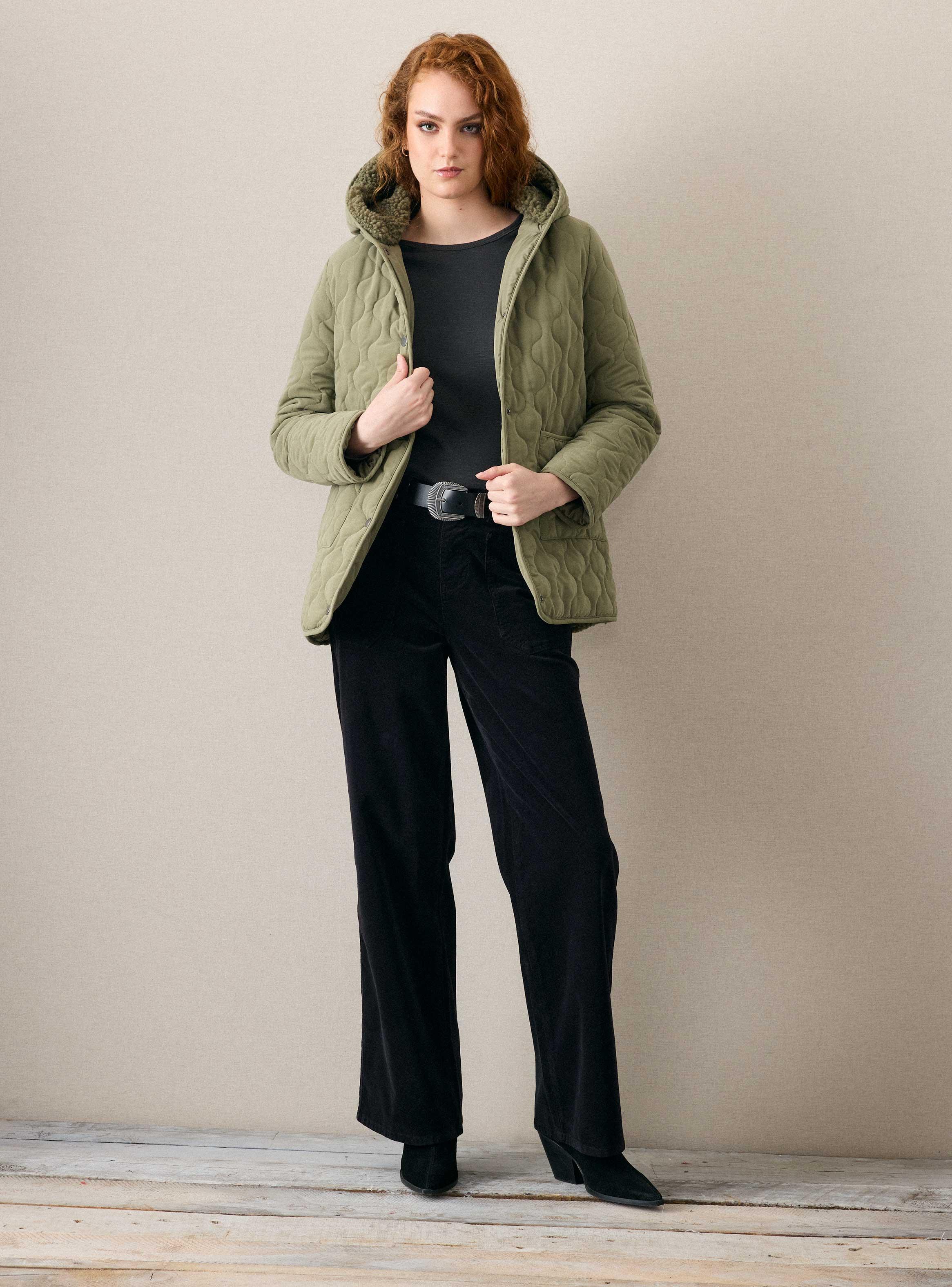 Parka Acolchada Liviana con Broches y Gorro-4
