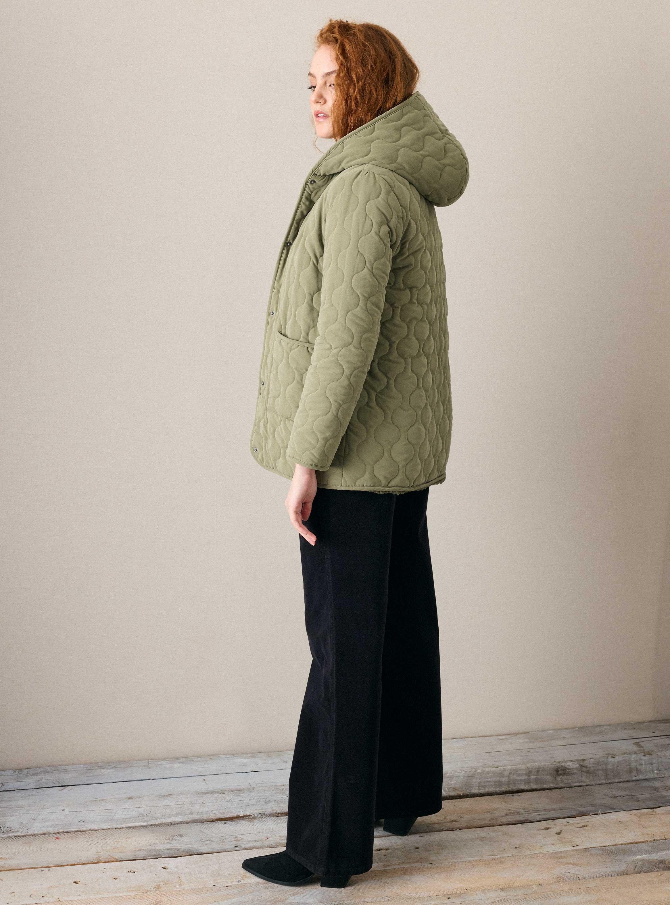 Parka Acolchada Liviana con Broches y Gorro-5