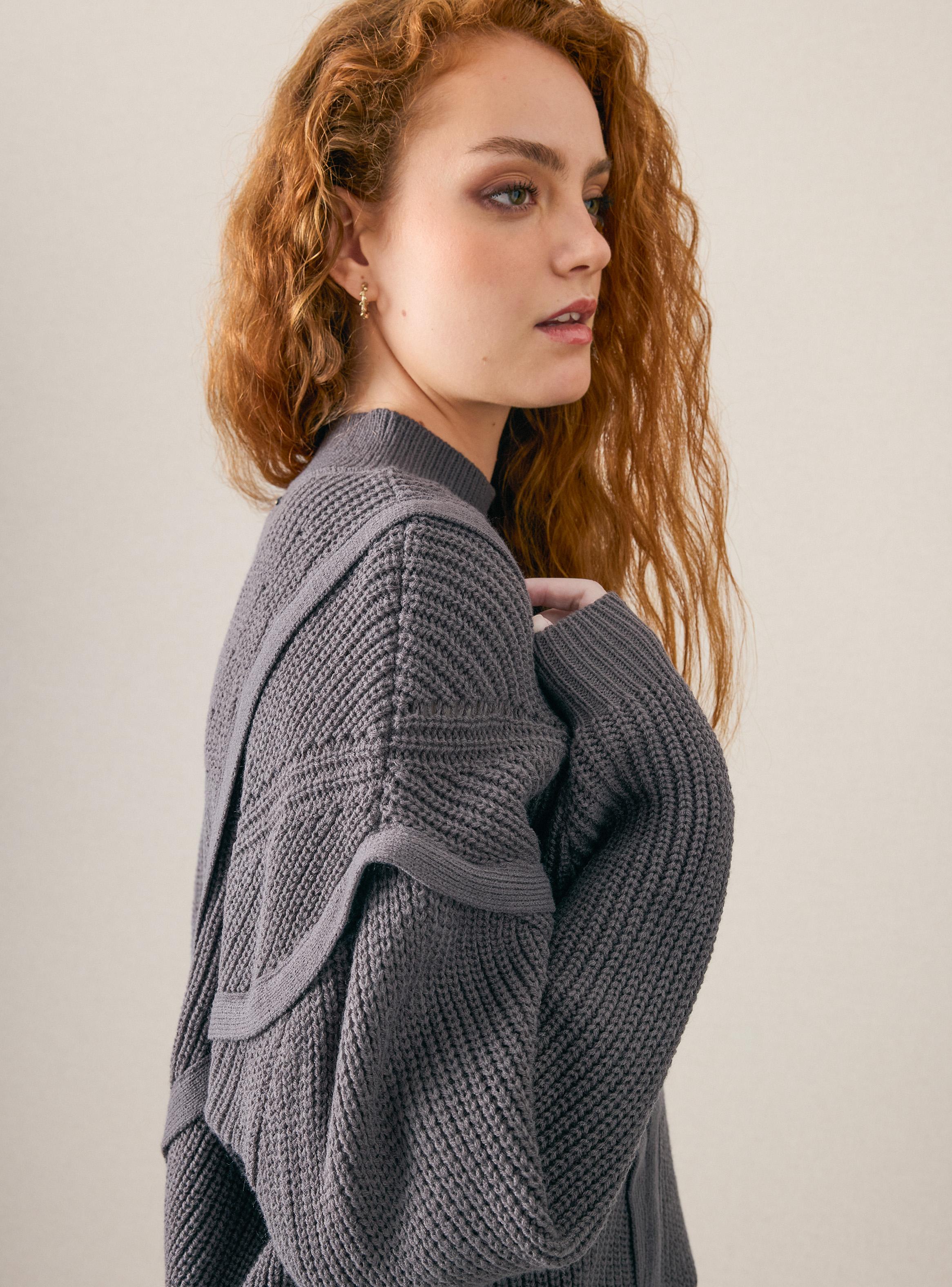 Sweater con Pieza Decorativa en Hombros-3