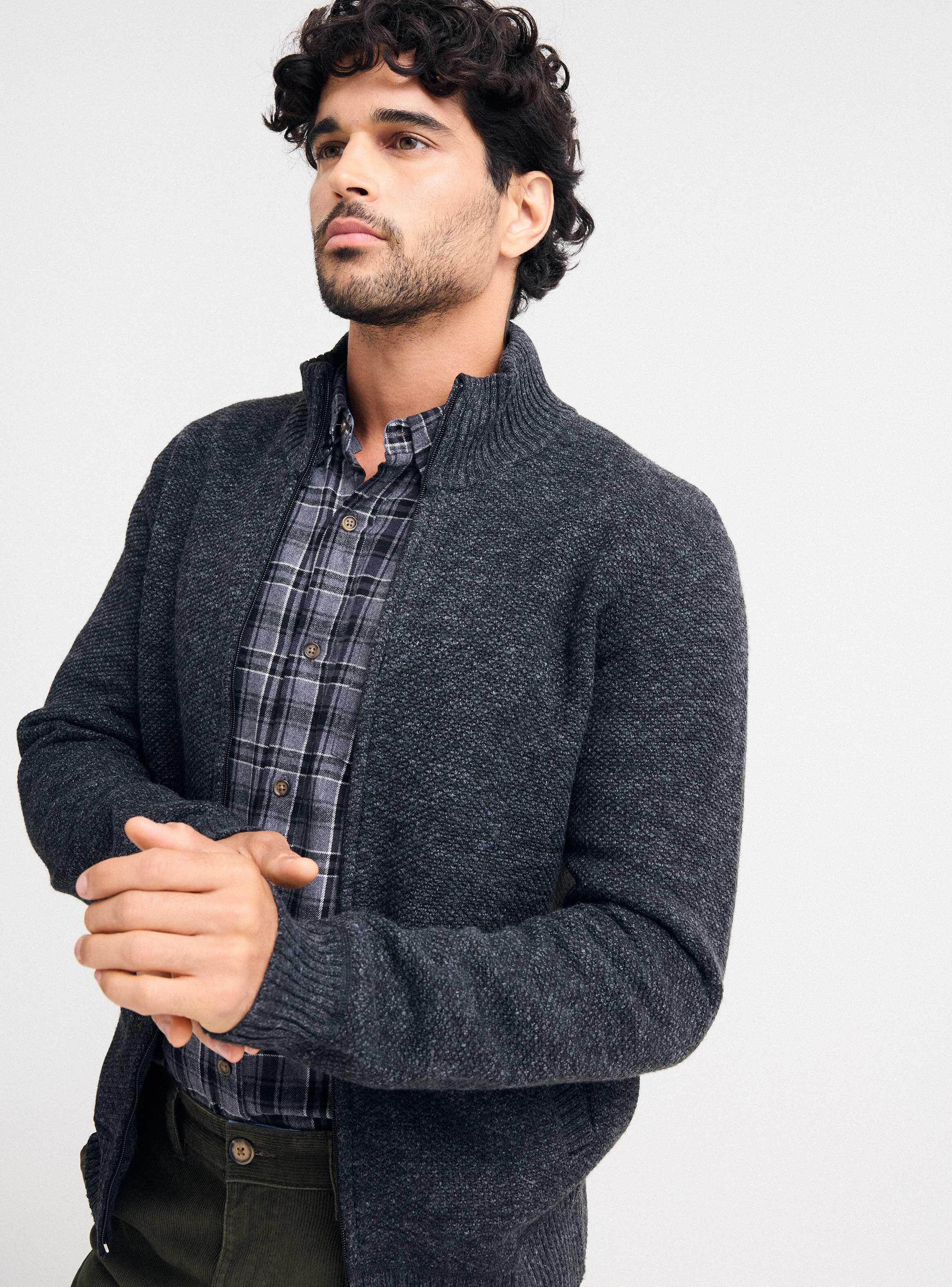 Sweater Colores Lisos Cierre Completo-3